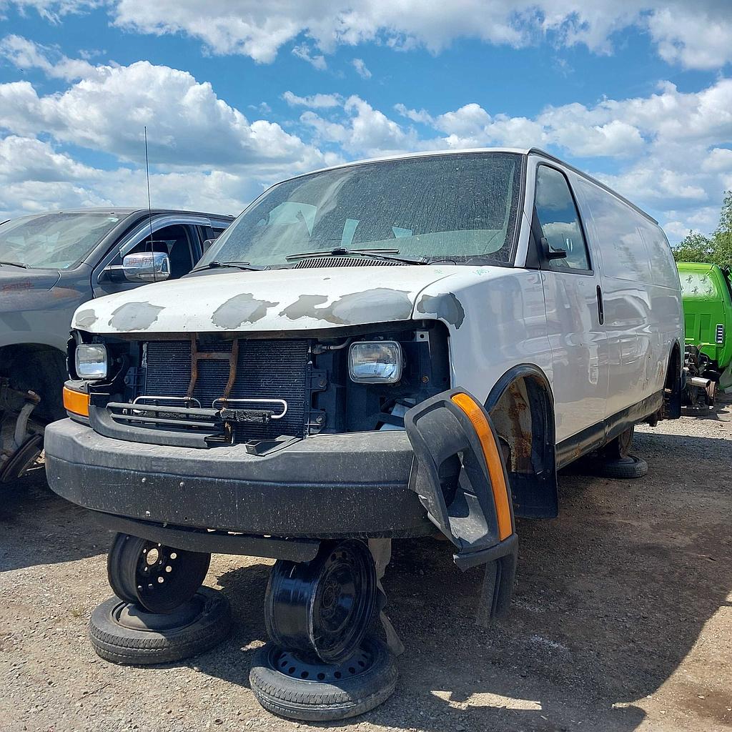GMC SAVANA CARGO 2011