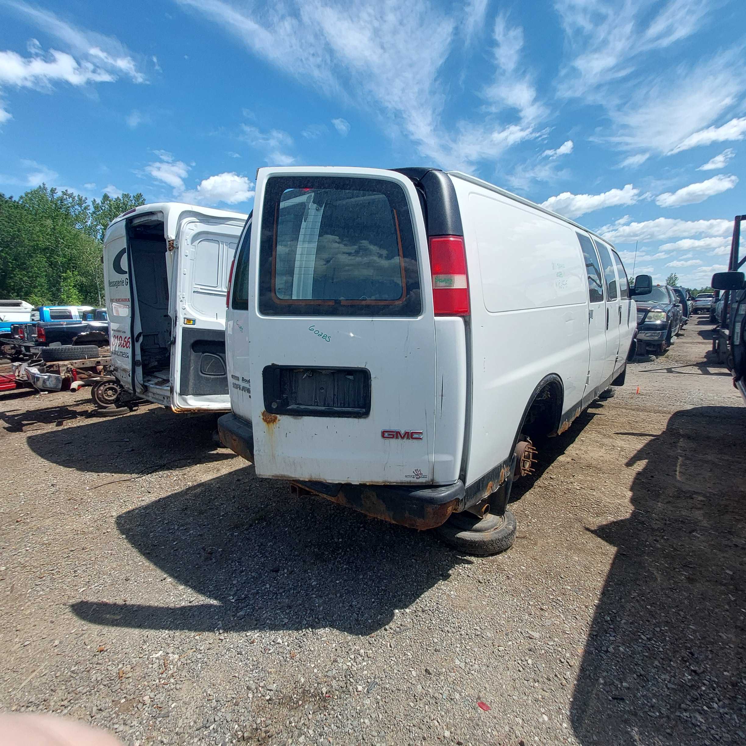 GMC SAVANA CARGO 2011