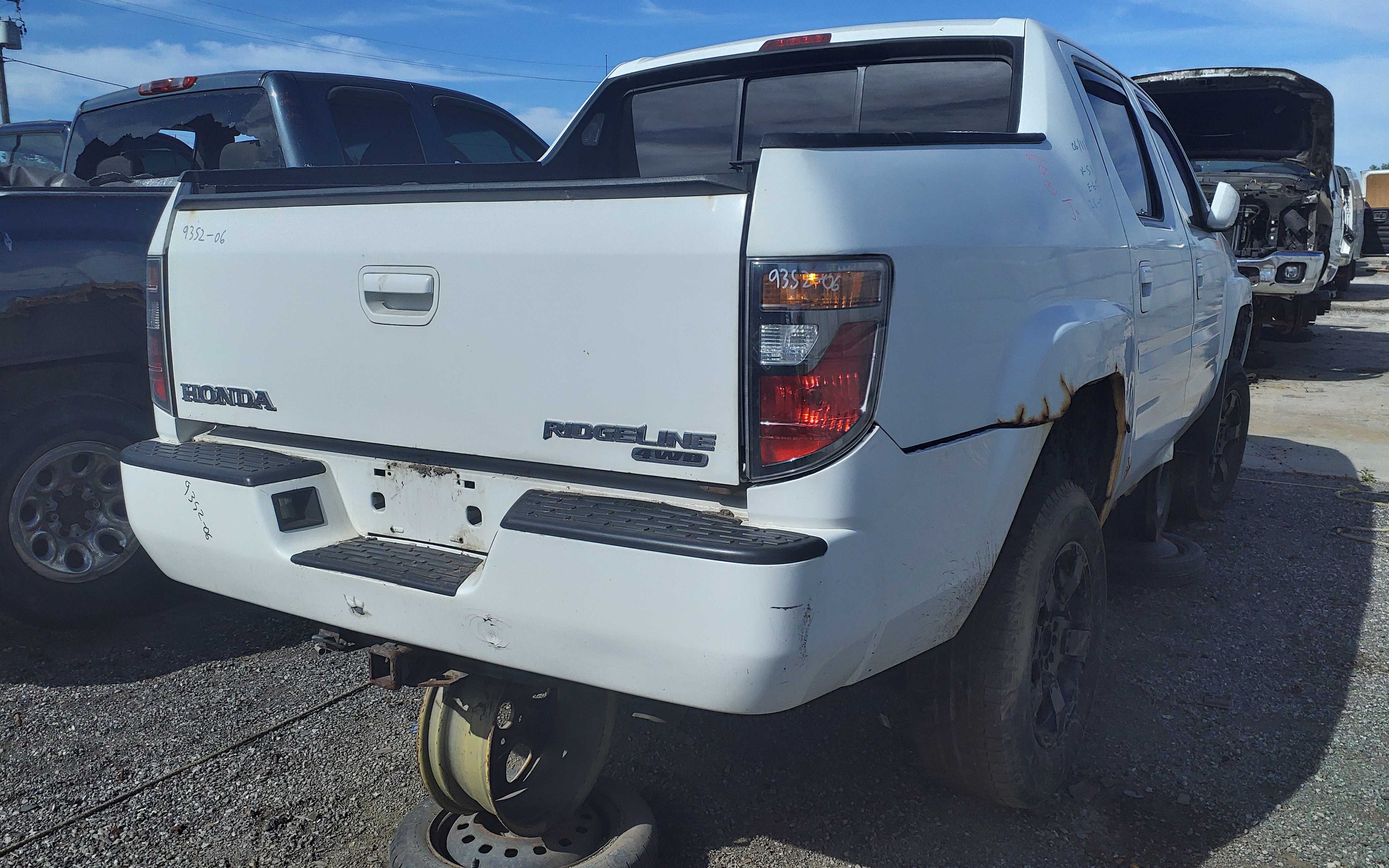 HONDA RIDGELINE 2006