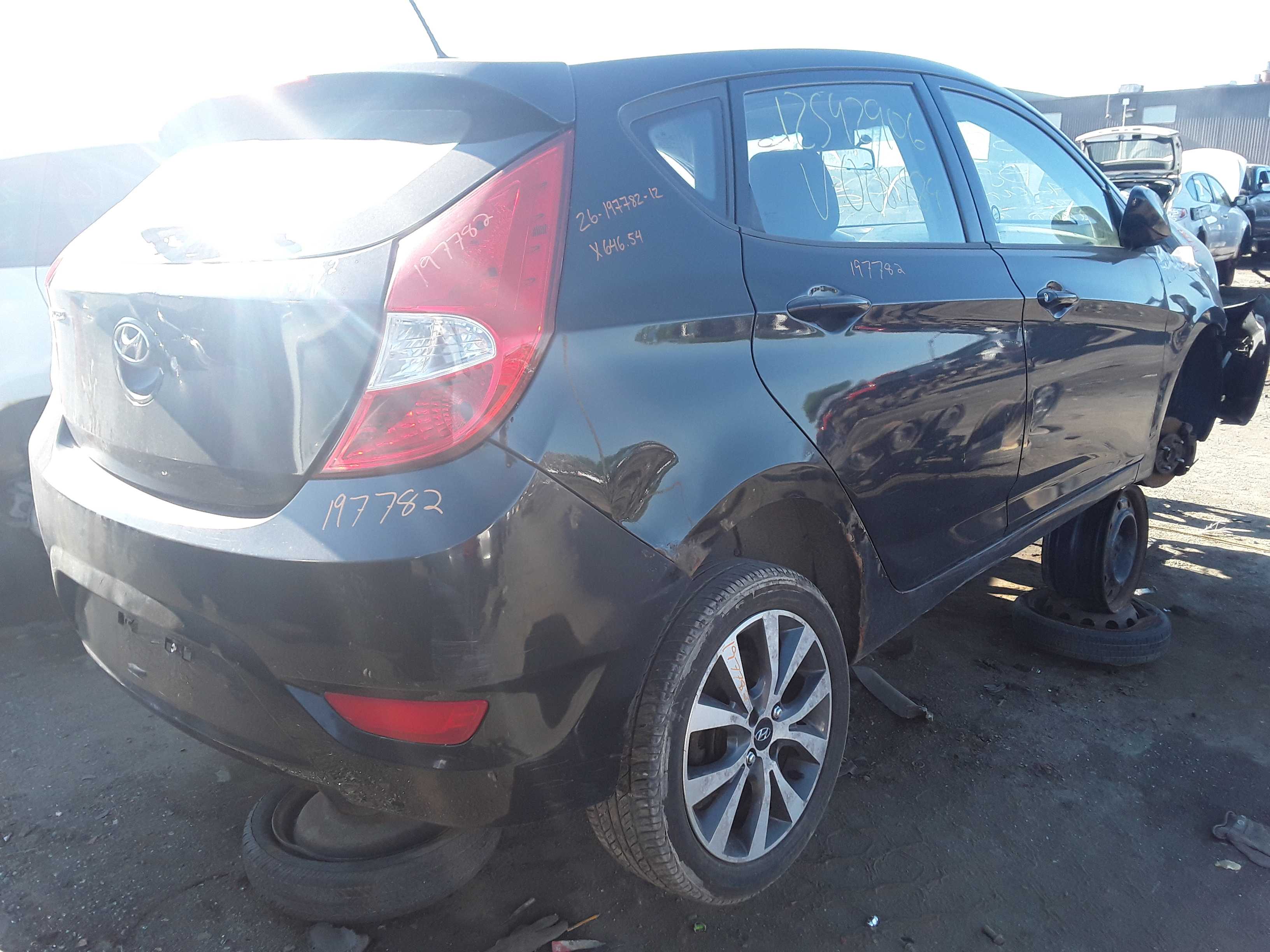 HYUNDAI ACCENT 2012