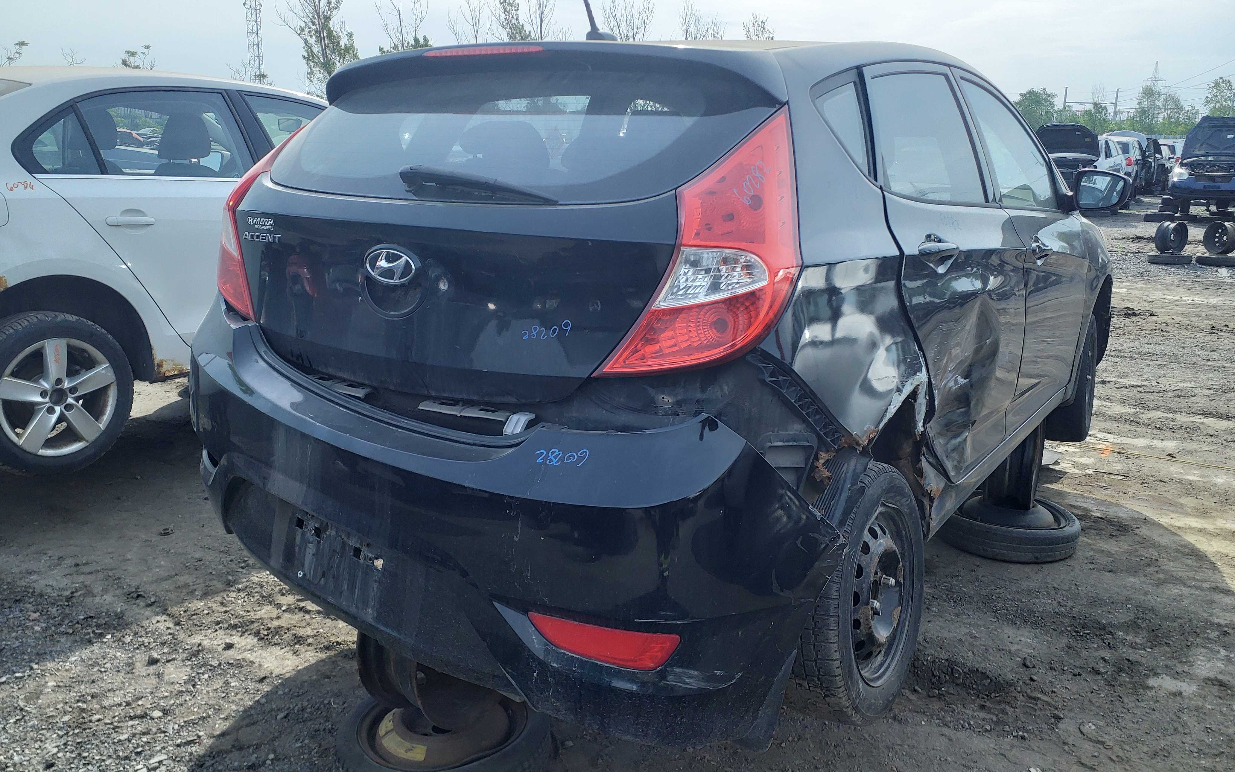 HYUNDAI ACCENT 2012