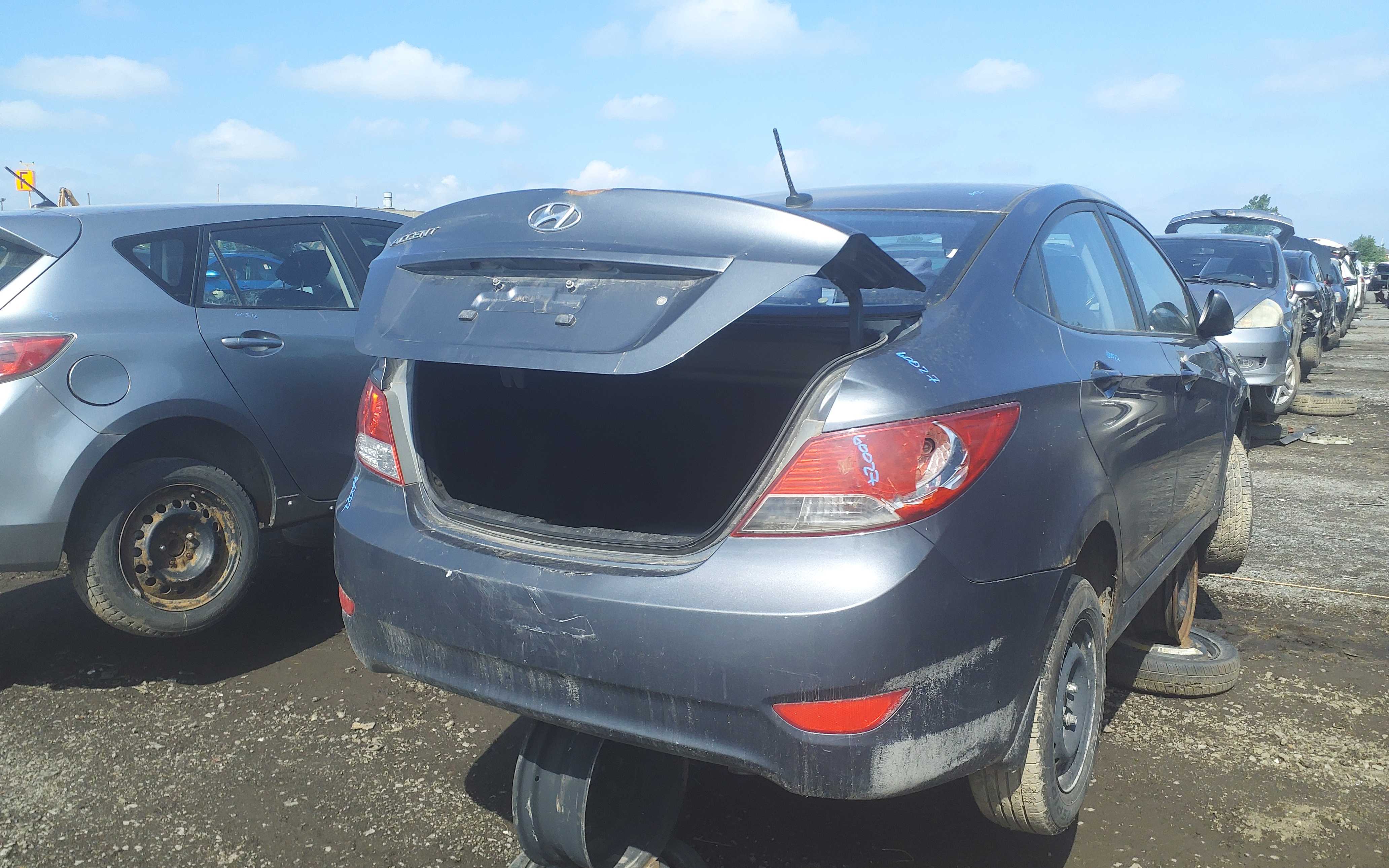 HYUNDAI ACCENT 2012