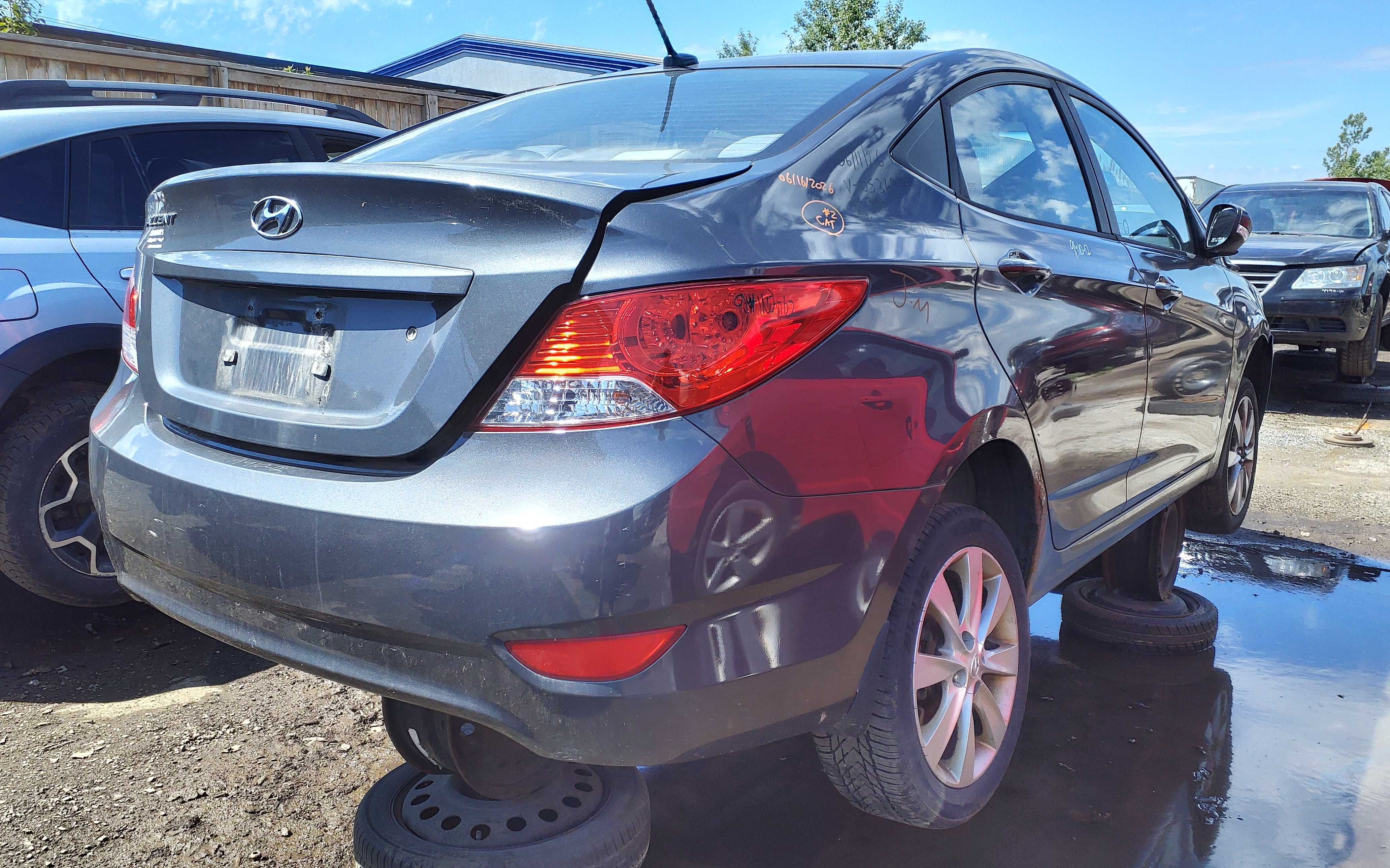 HYUNDAI ACCENT 2012
