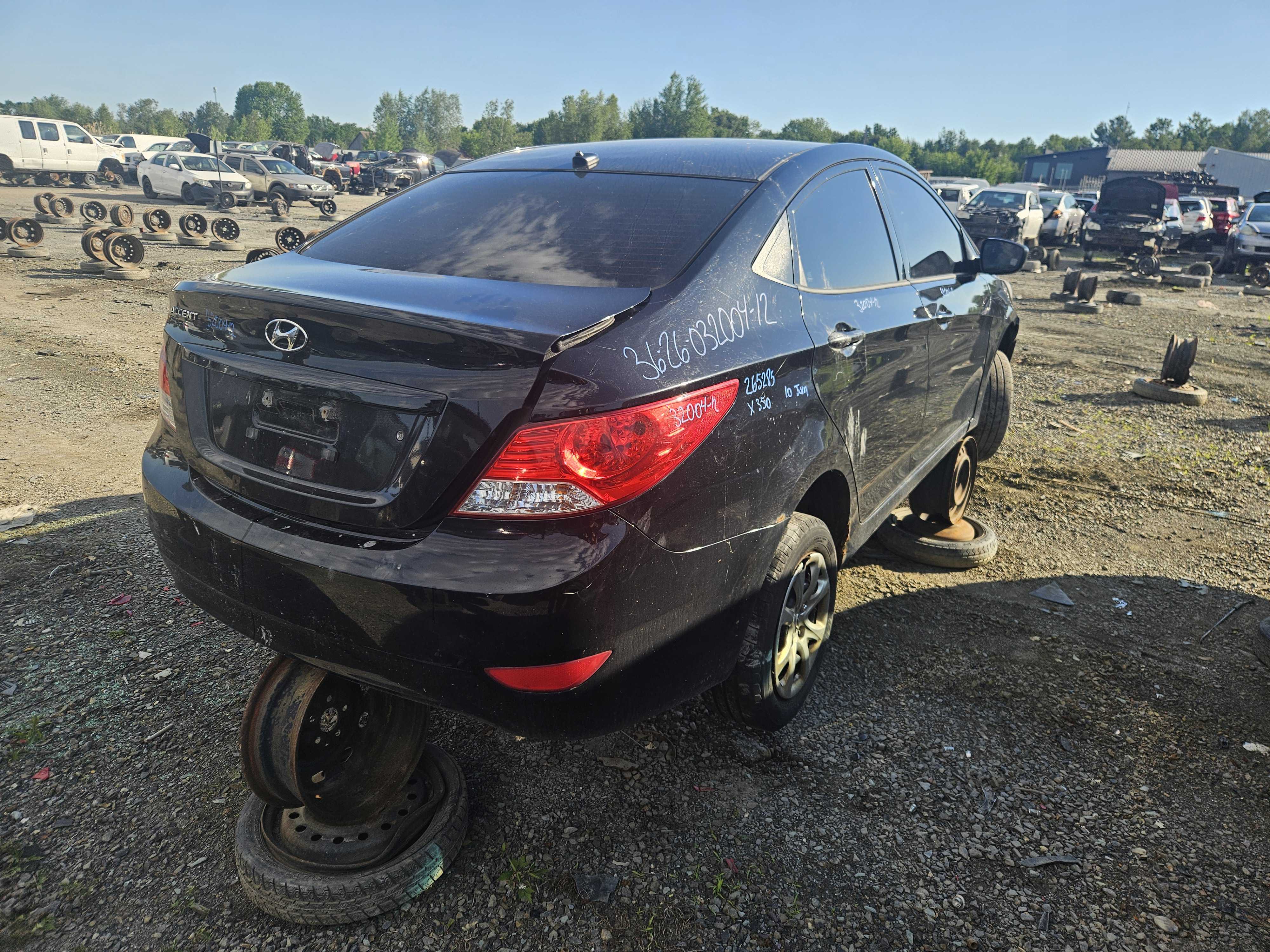HYUNDAI ACCENT 2012