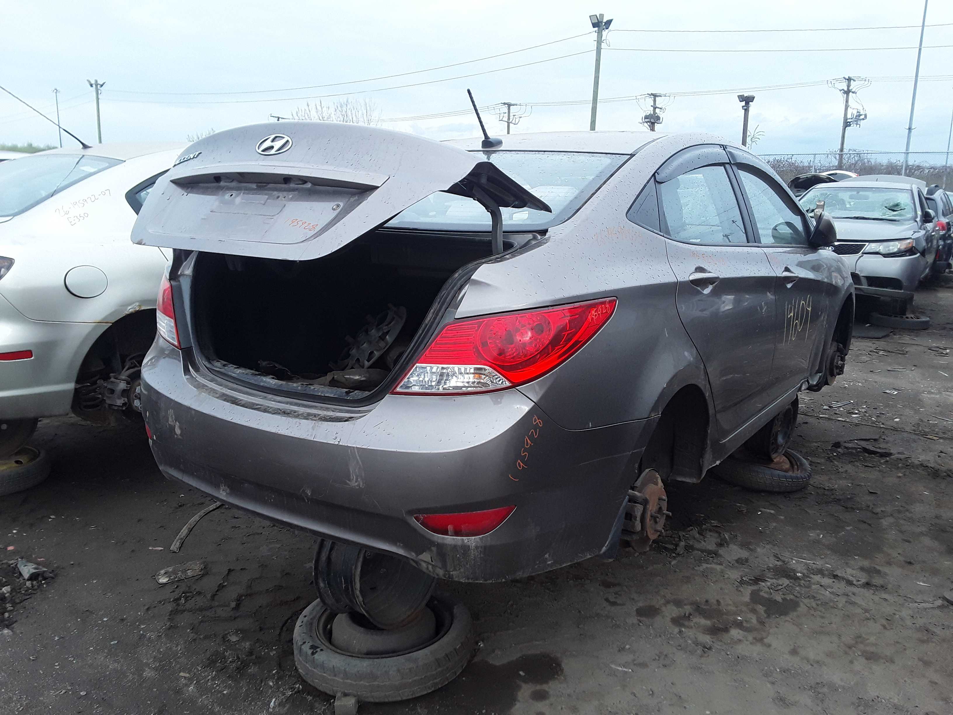HYUNDAI ACCENT 2013