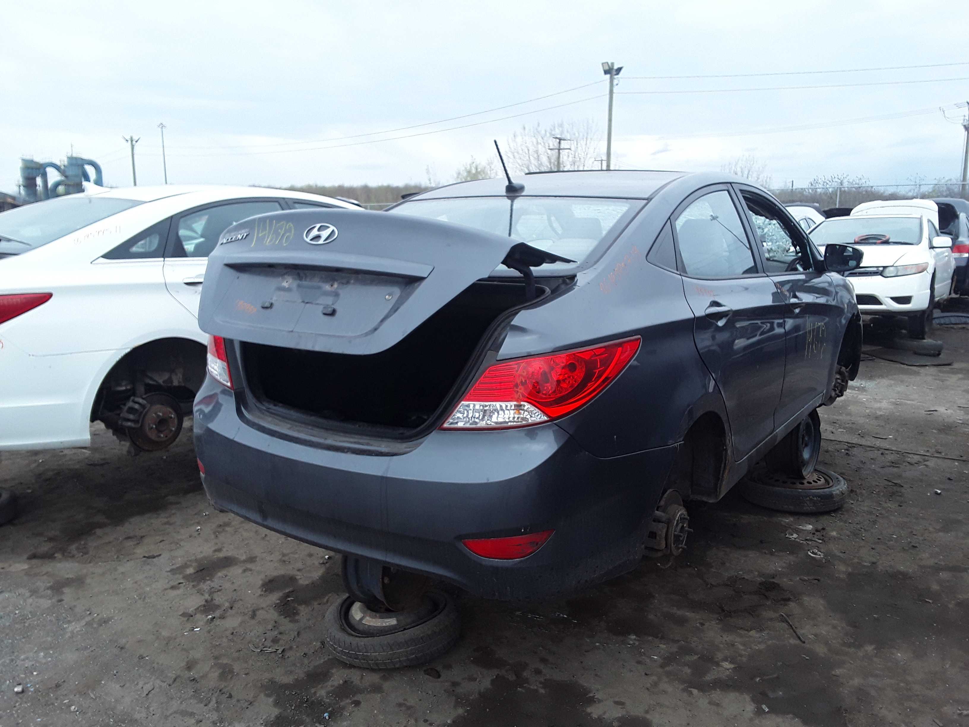 HYUNDAI ACCENT 2013