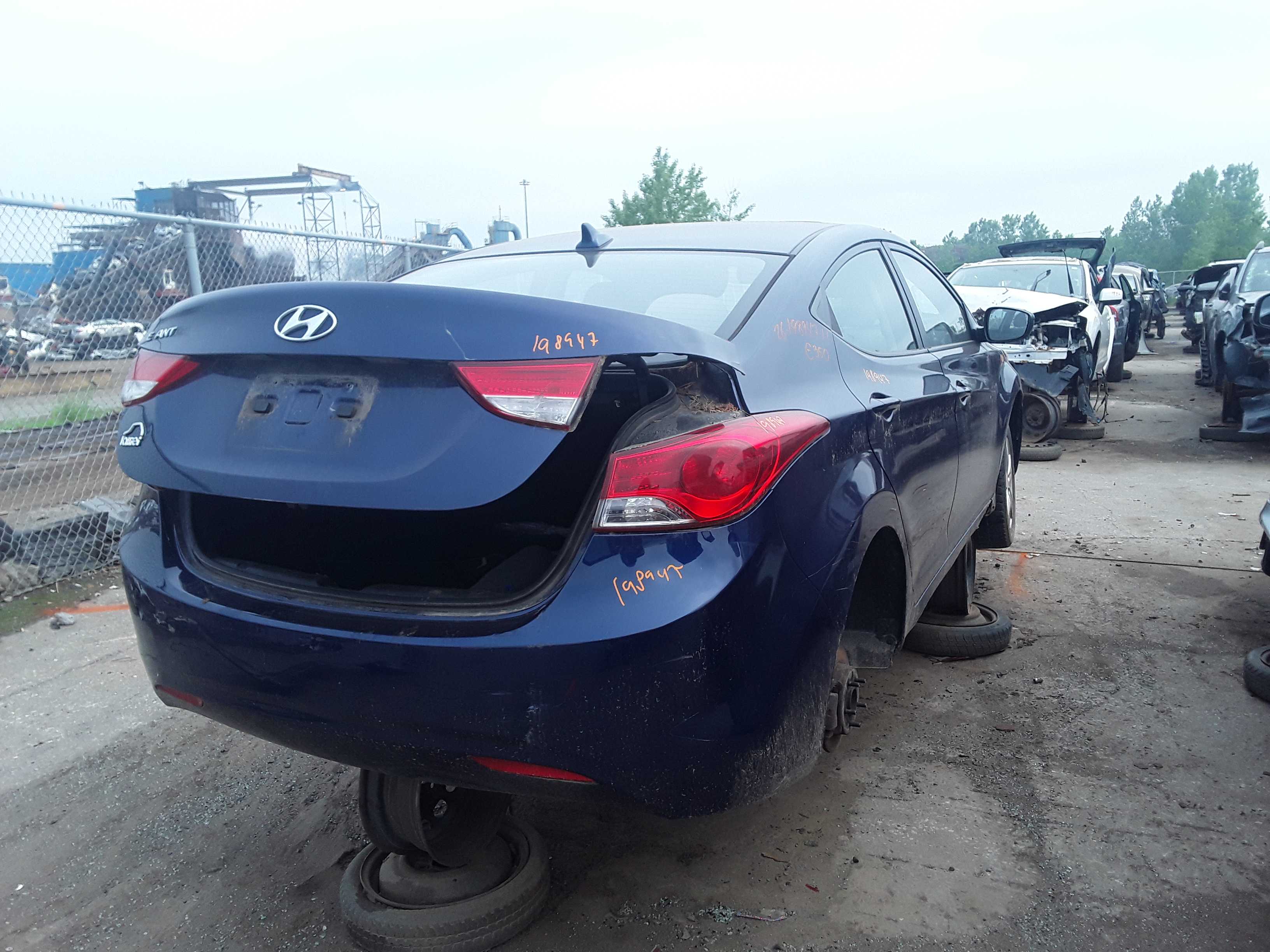 HYUNDAI ELANTRA 2011