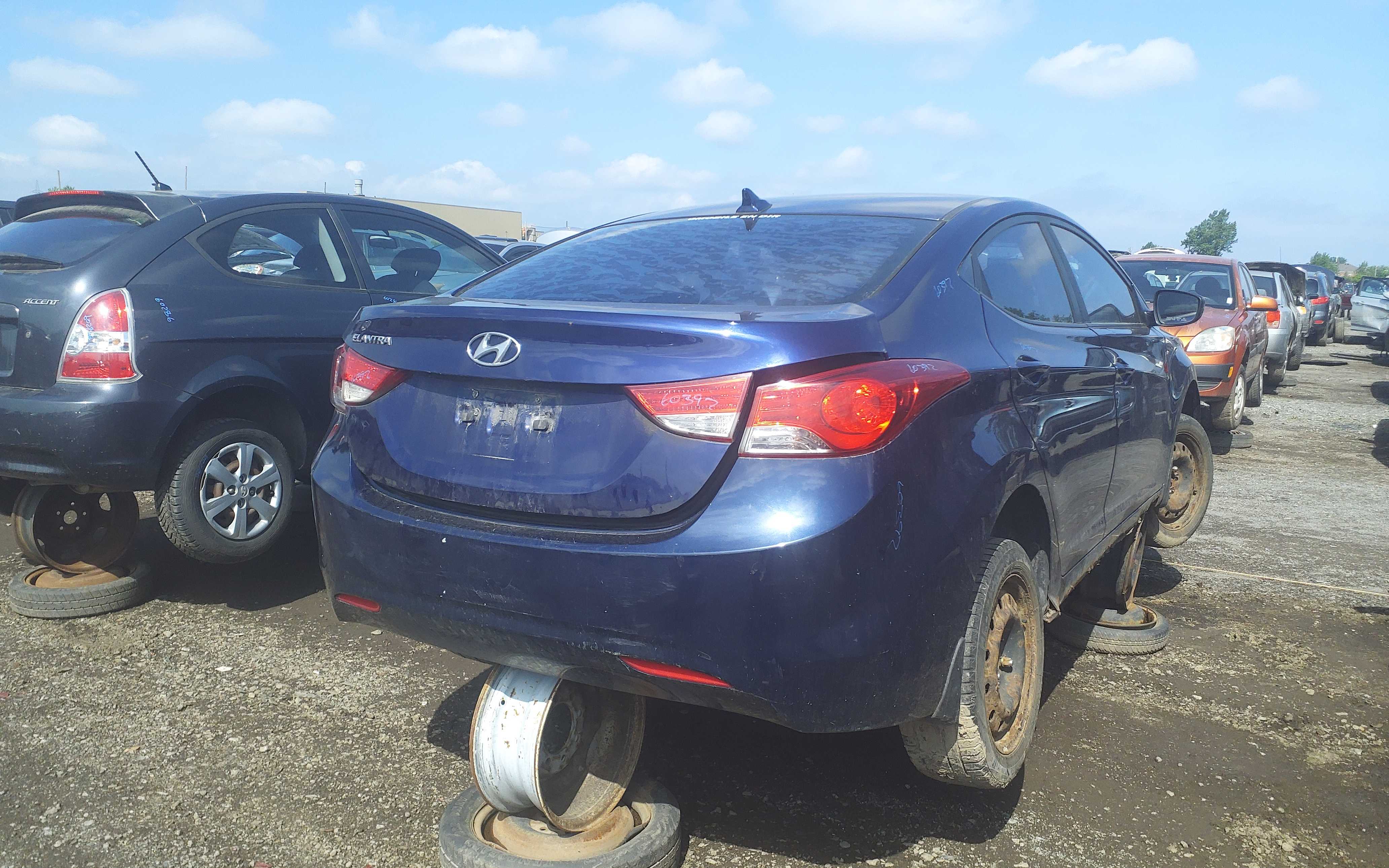HYUNDAI ELANTRA 2012