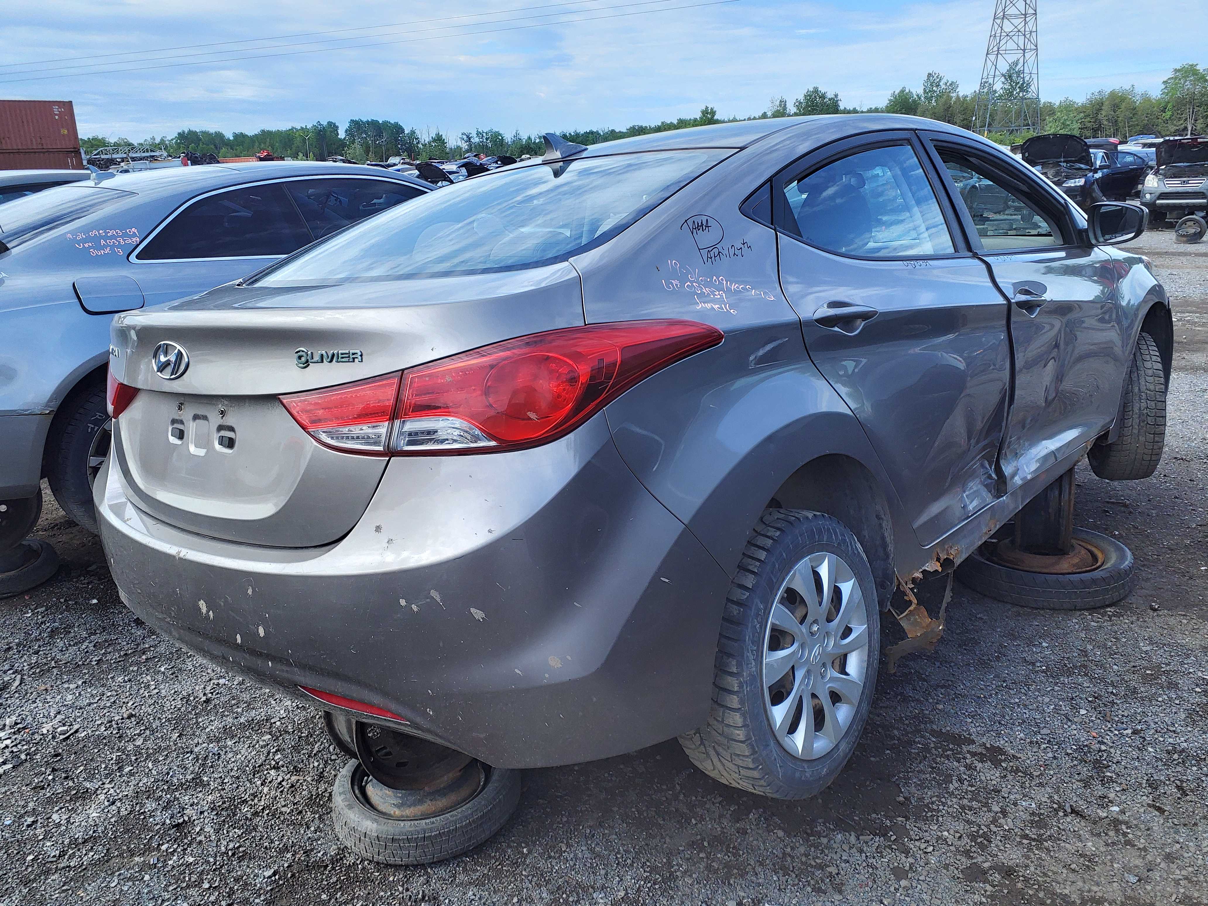 HYUNDAI ELANTRA 2012