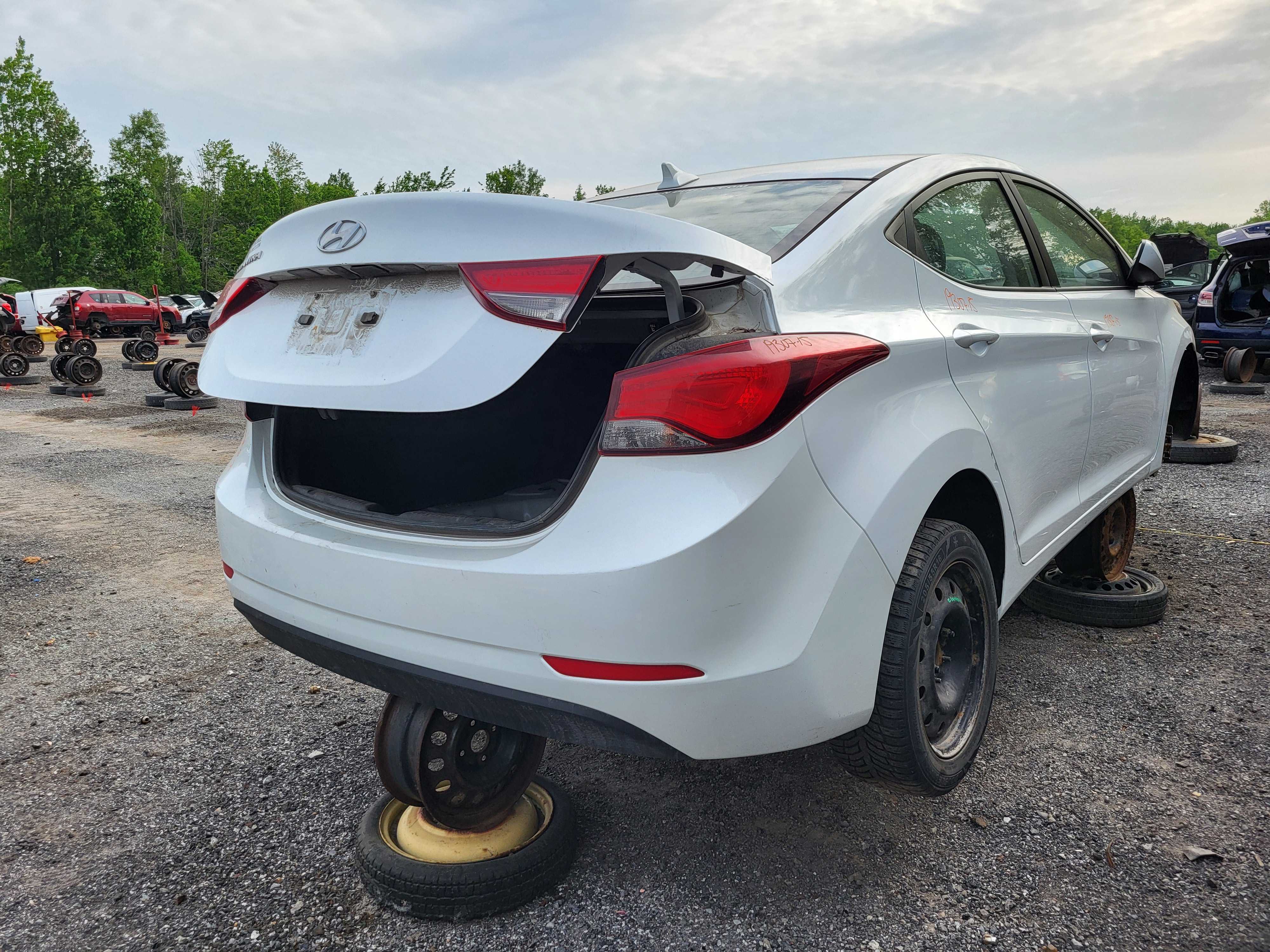 HYUNDAI ELANTRA 2015