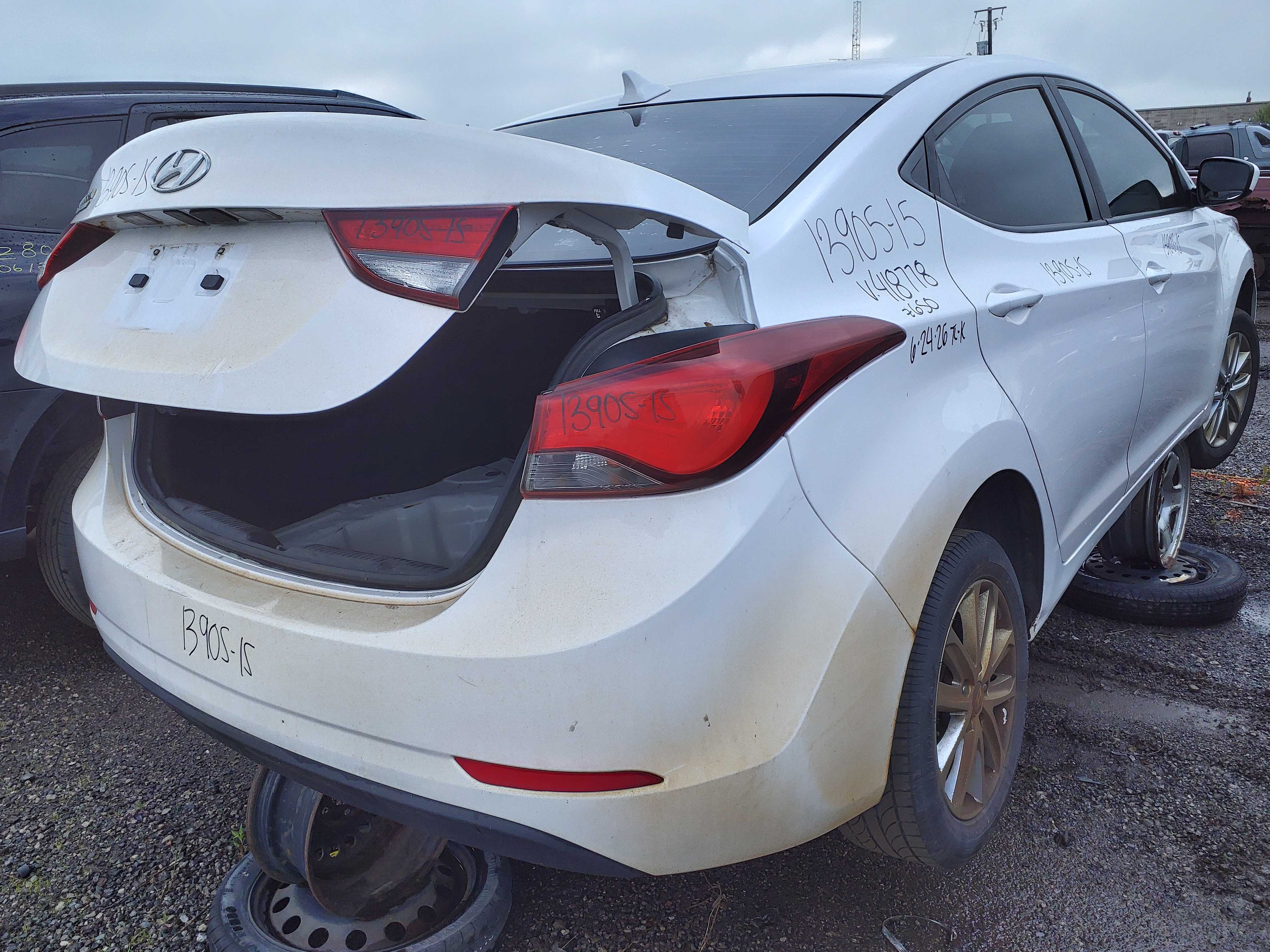 HYUNDAI ELANTRA 2015