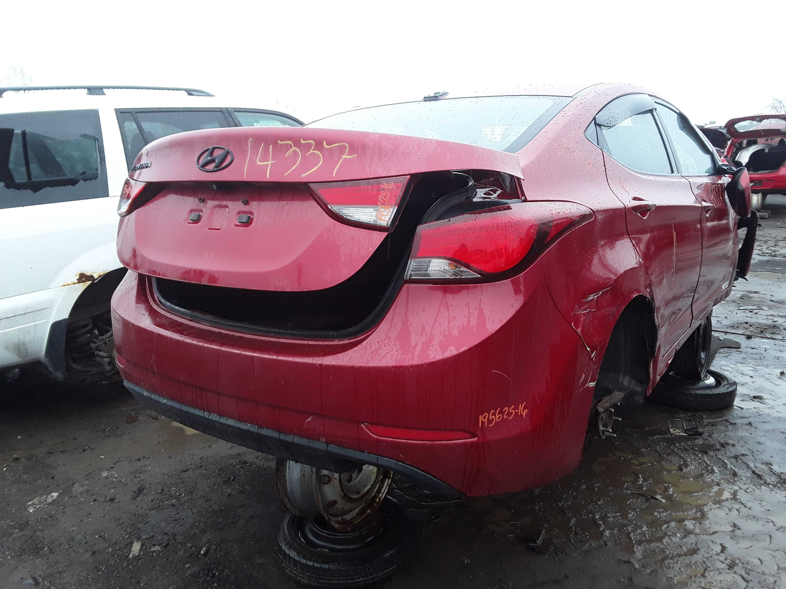 HYUNDAI ELANTRA 2016