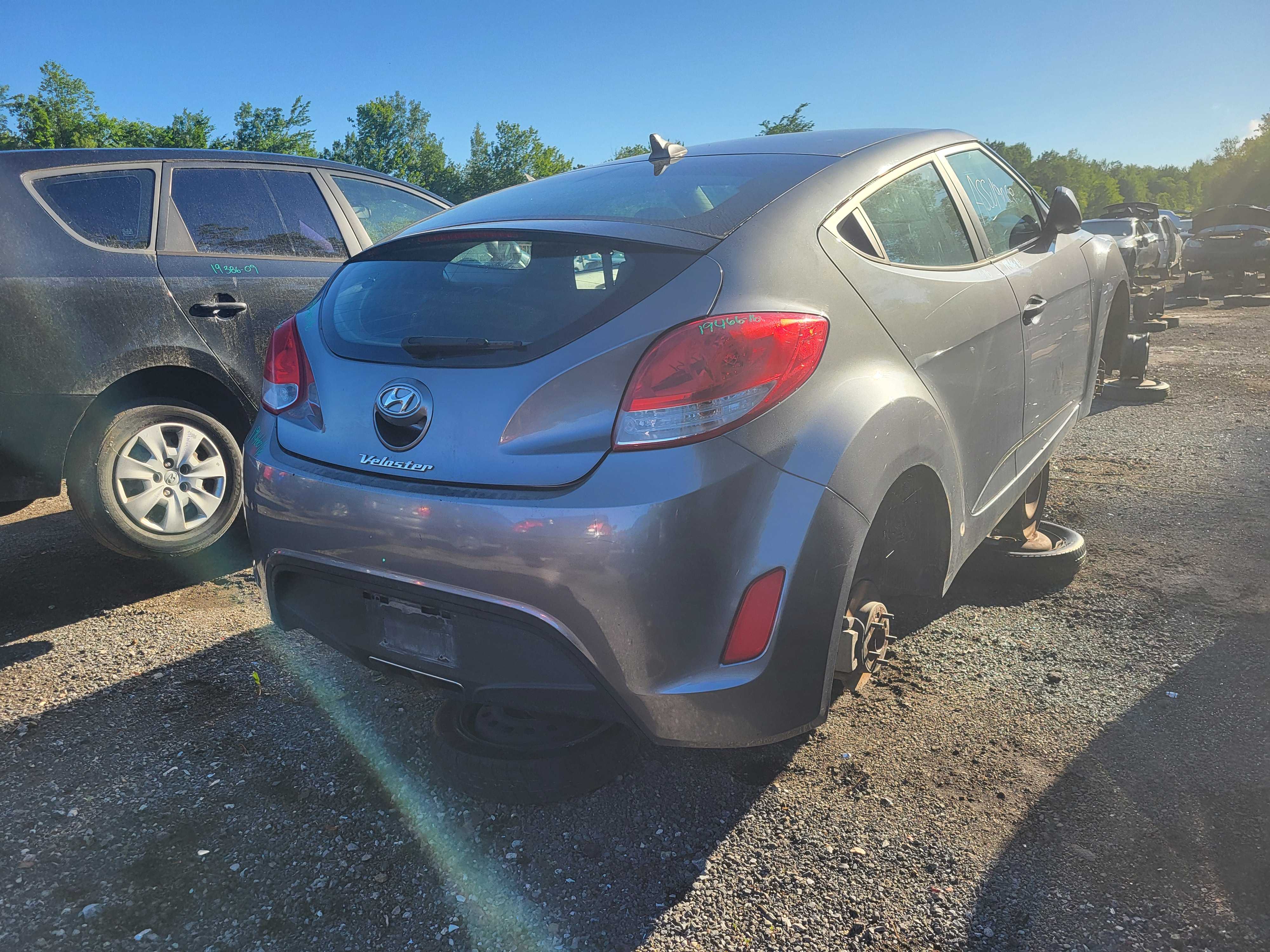 HYUNDAI VELOSTER 2016