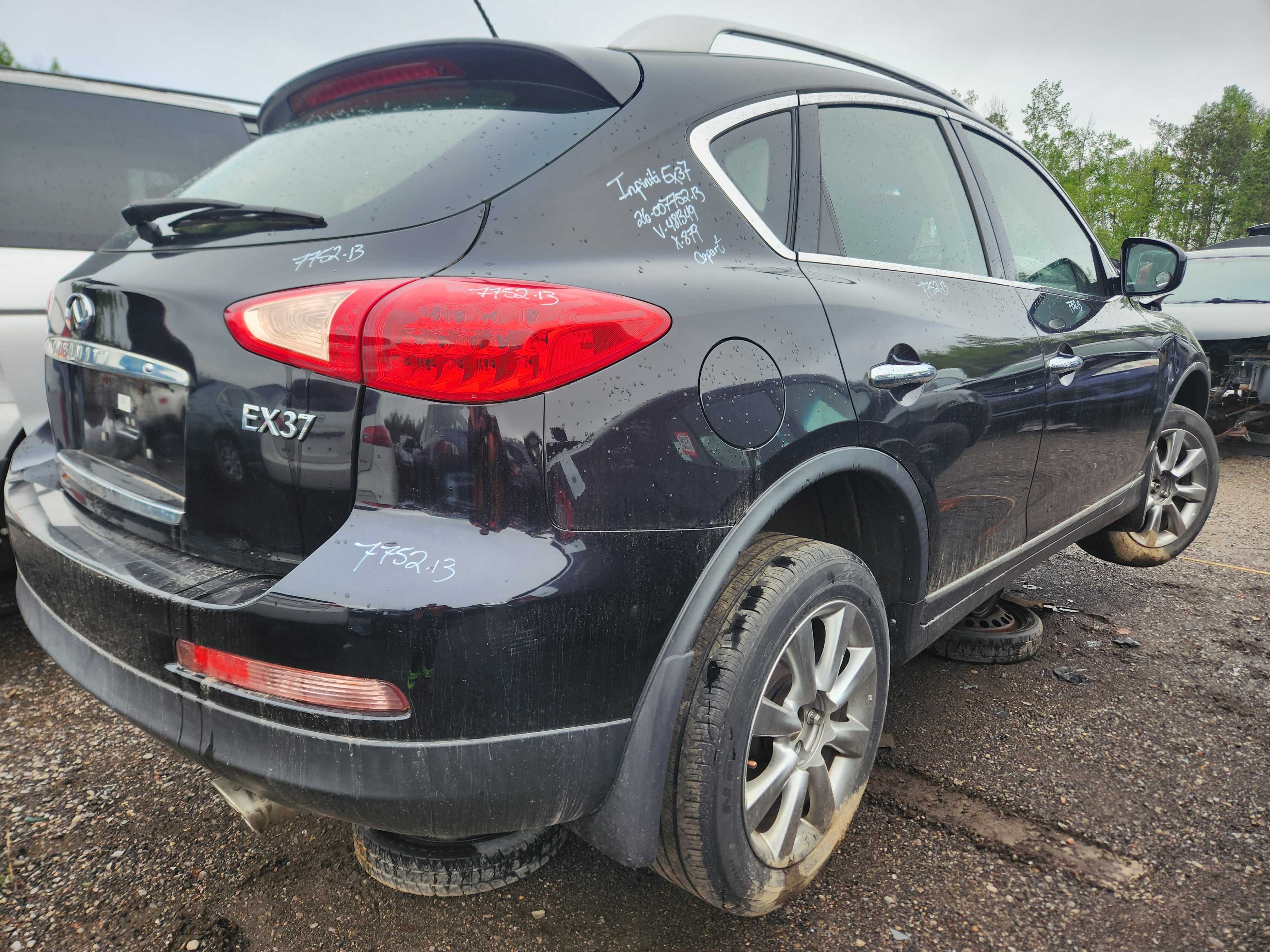 INFINITI EX37 2013