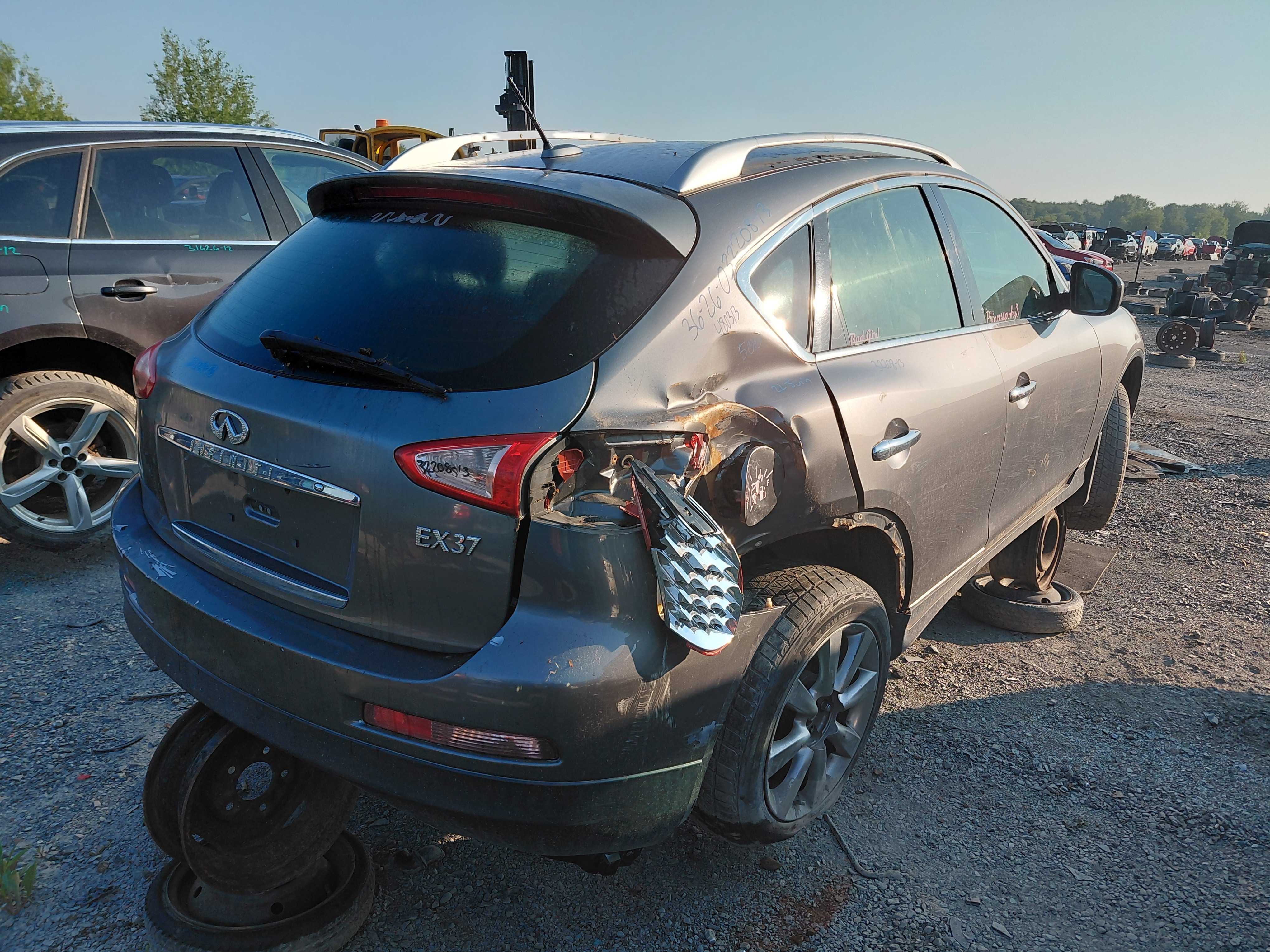 INFINITI EX37 2013
