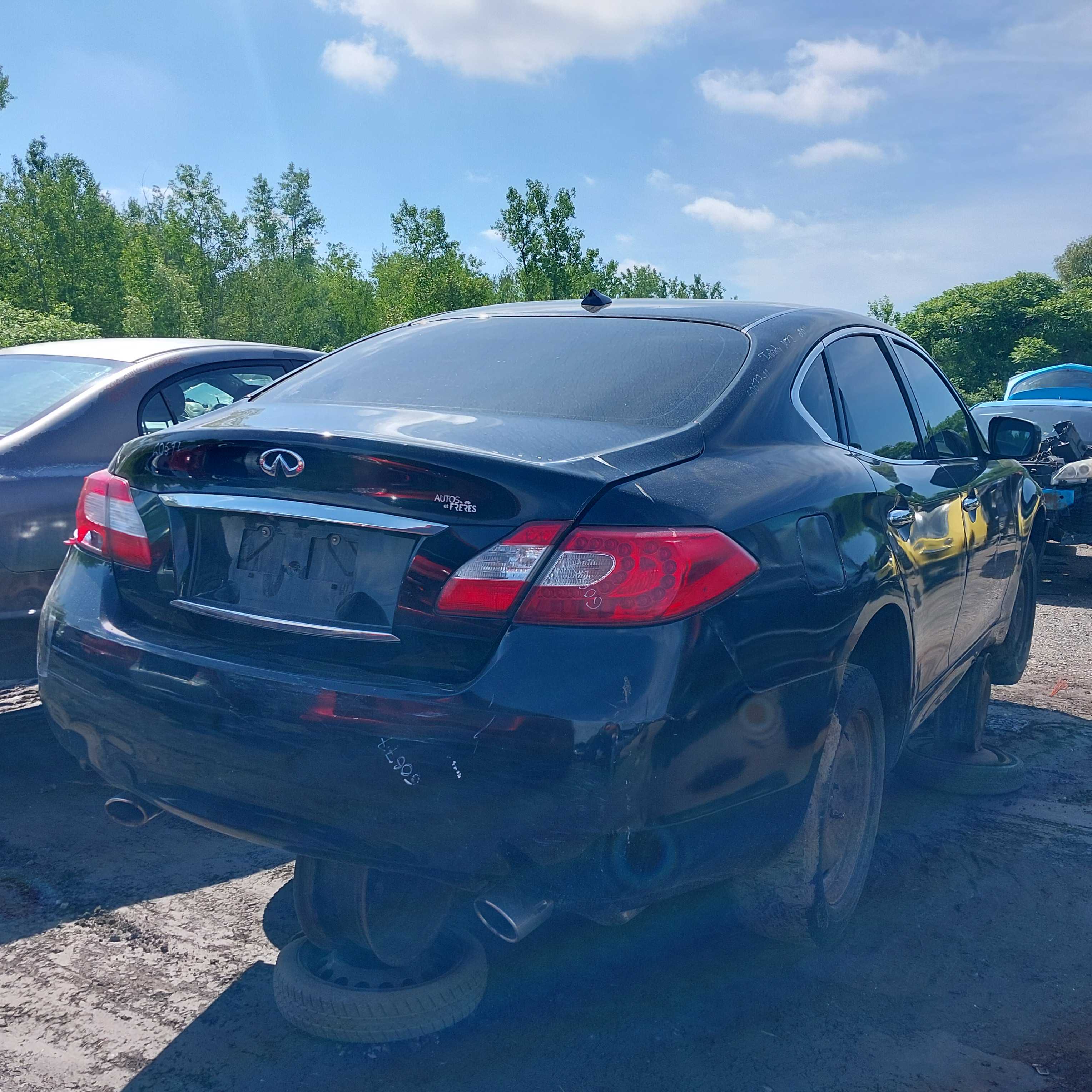INFINITI M37 2011