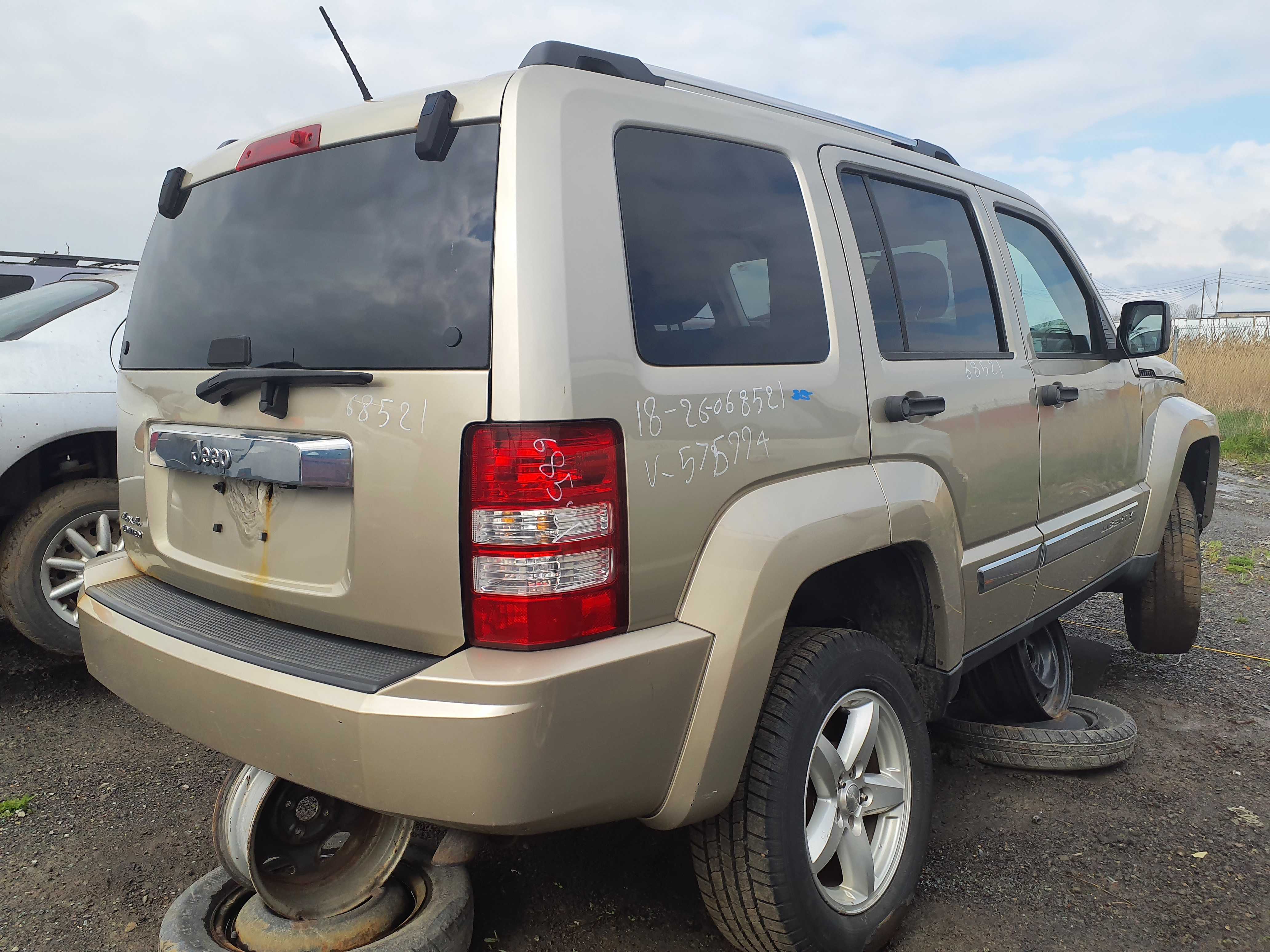 JEEP LIBERTY 2011