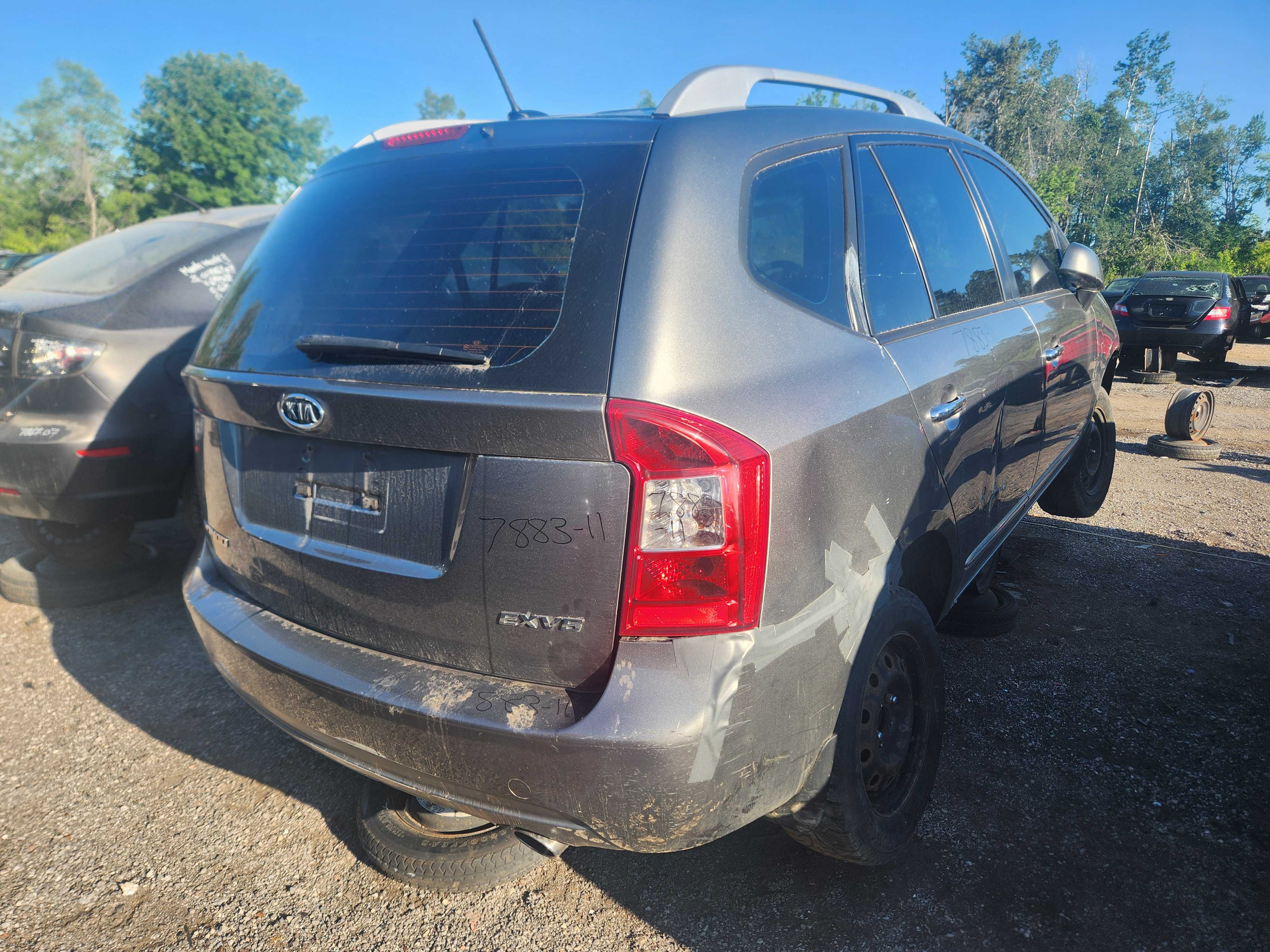 KIA RONDO 2011