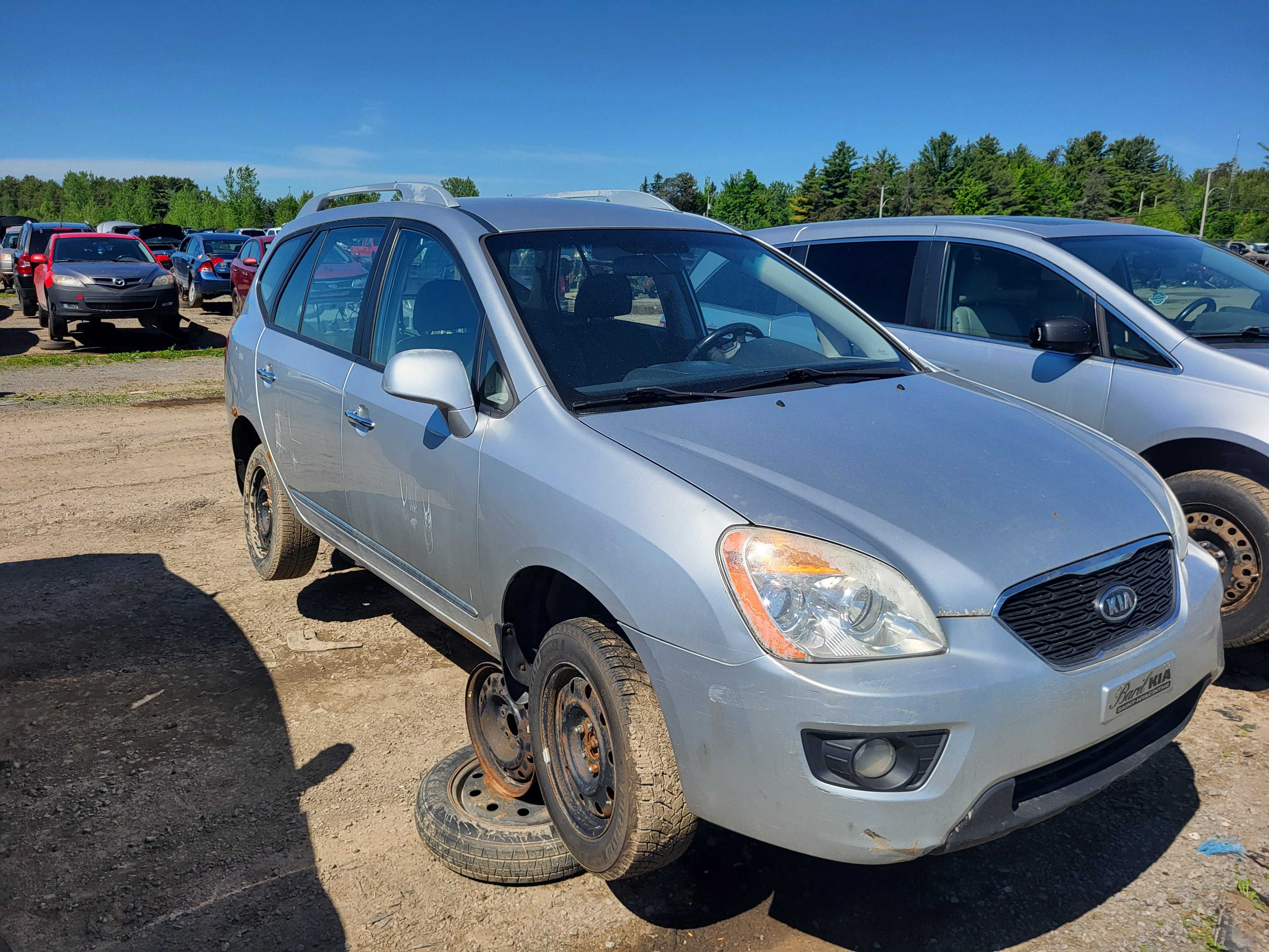 KIA RONDO 2011