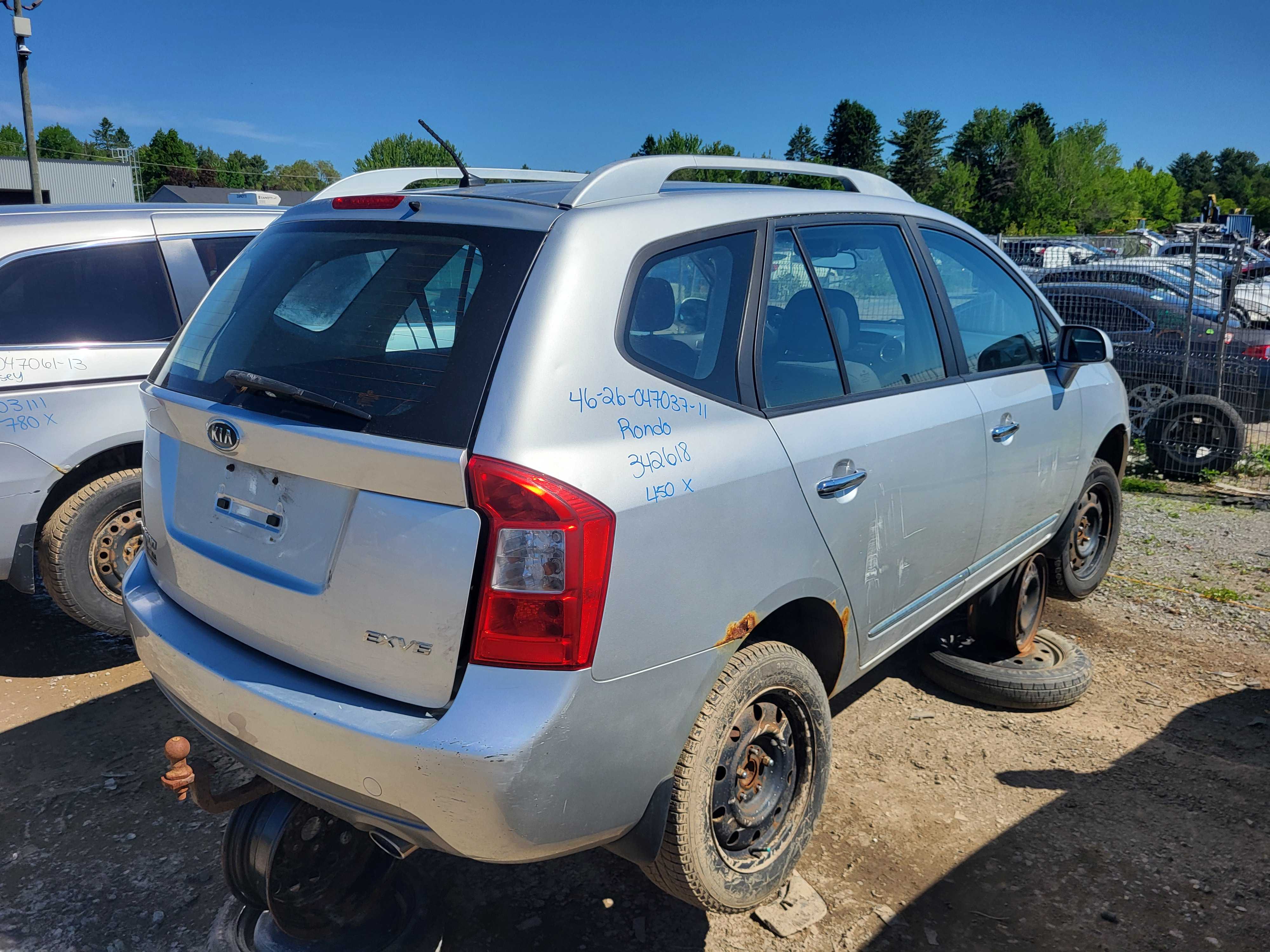 KIA RONDO 2011