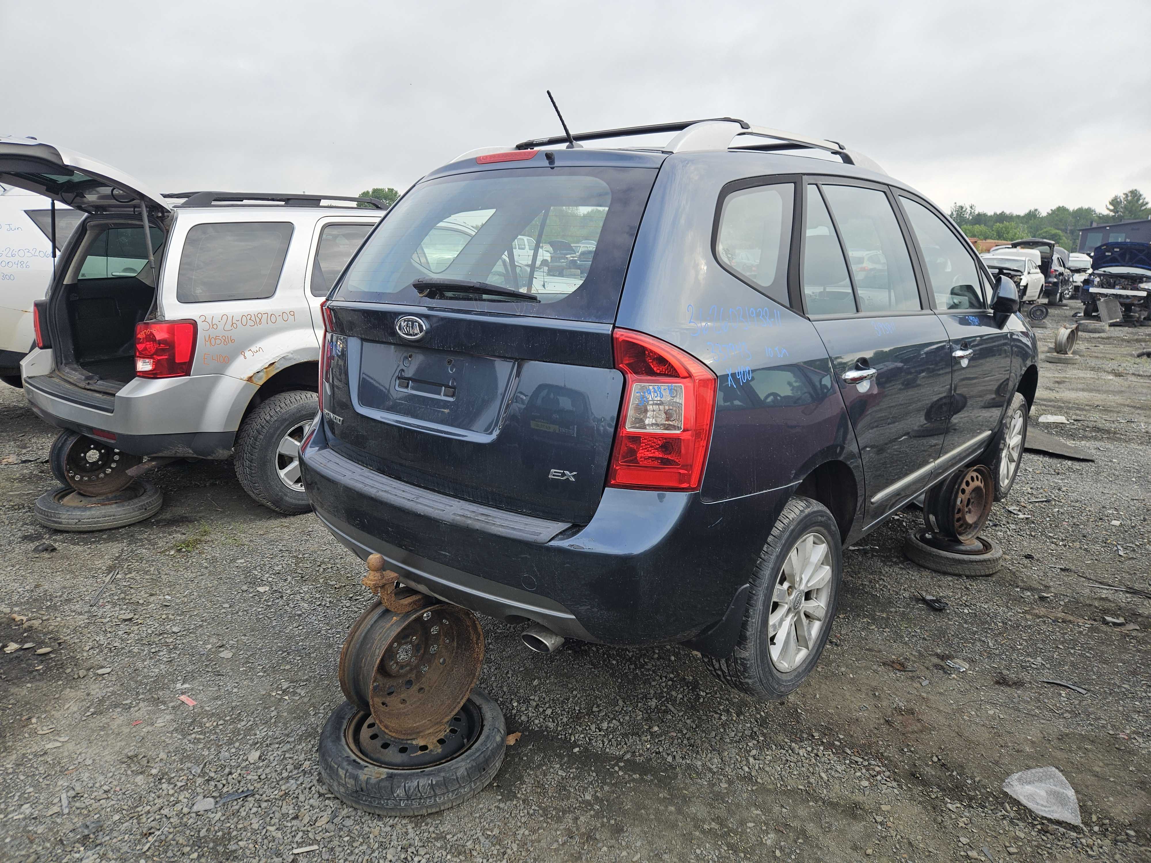 KIA RONDO 2011