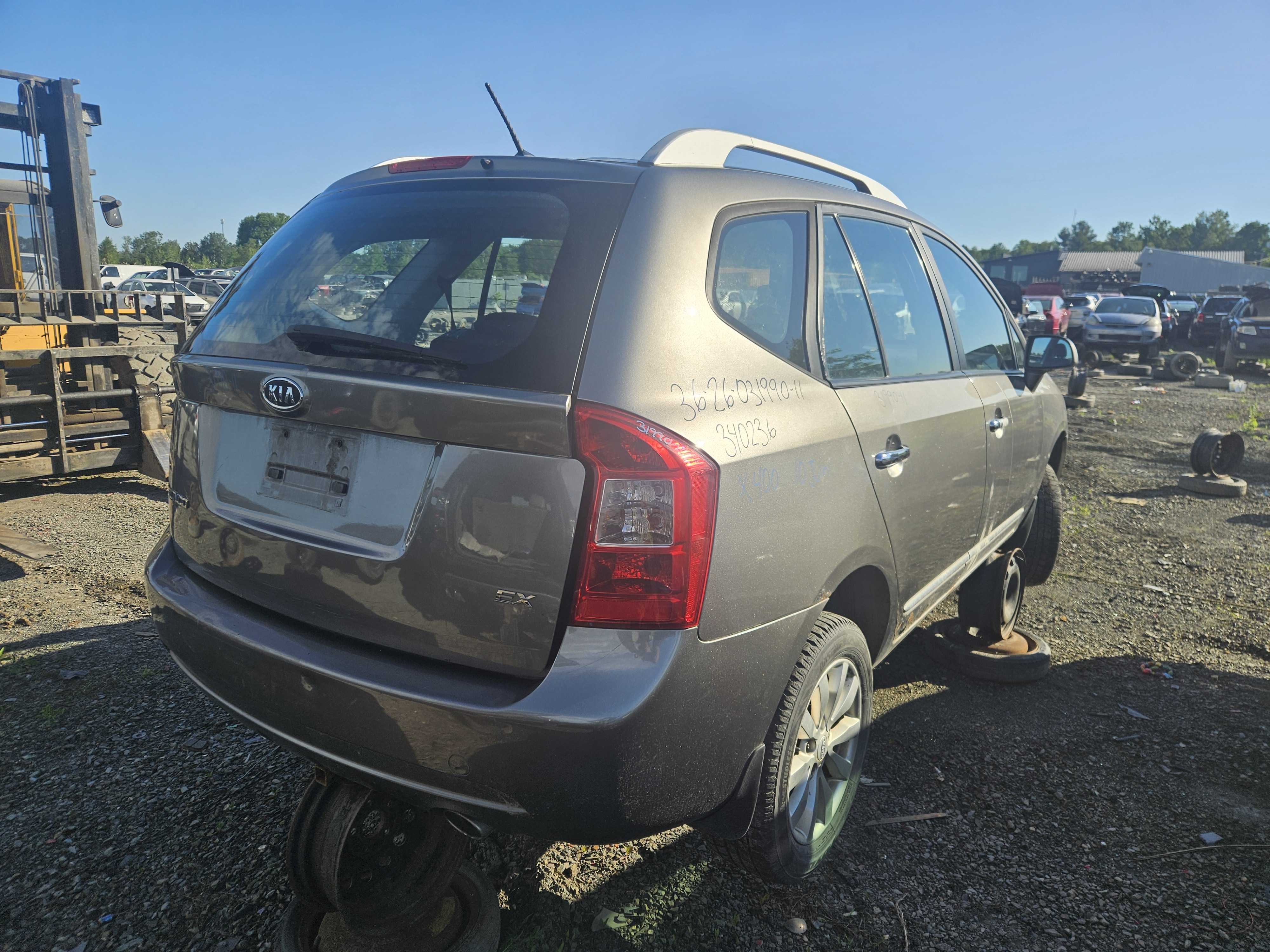 KIA RONDO 2011