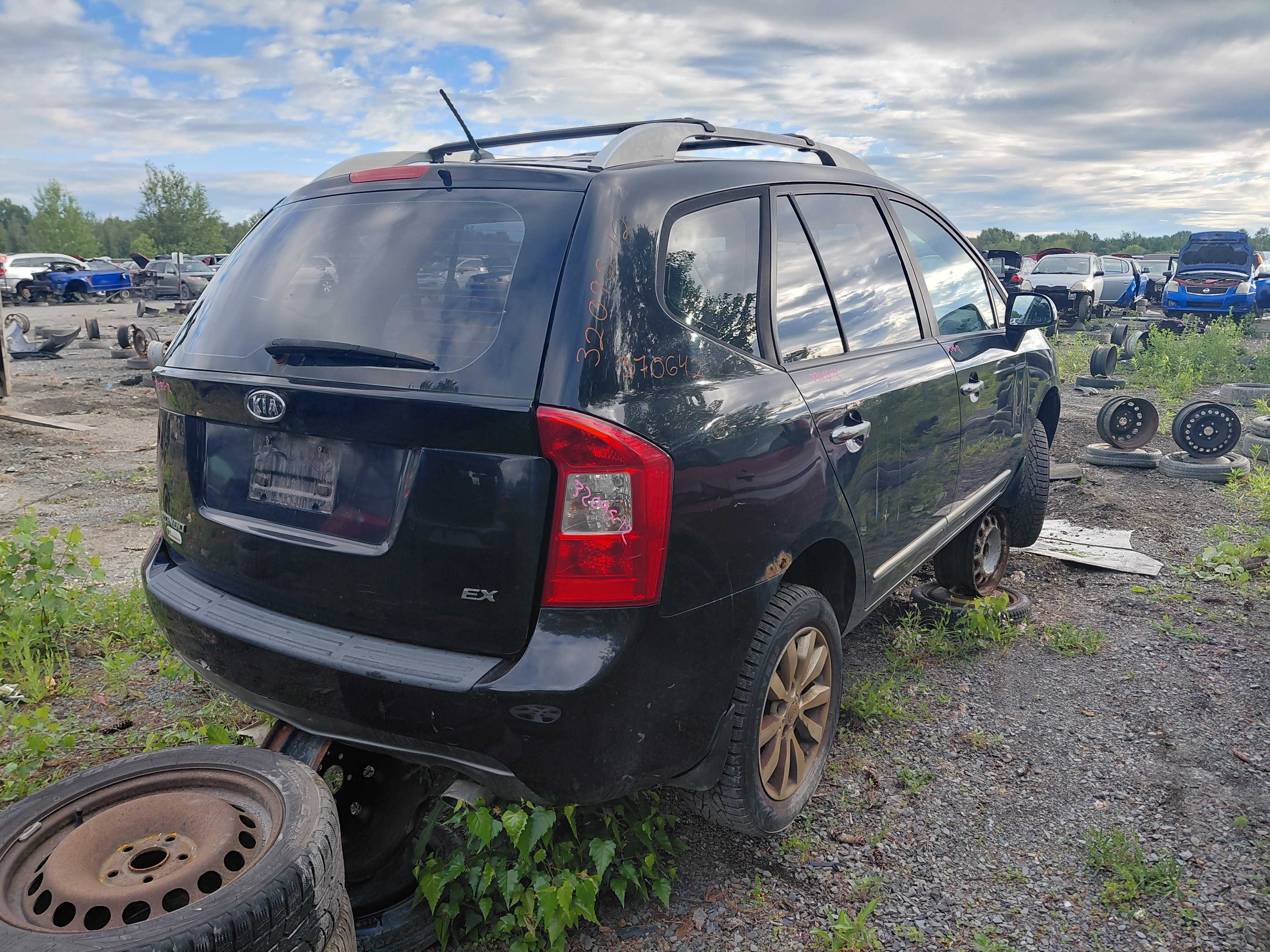 KIA RONDO 2012