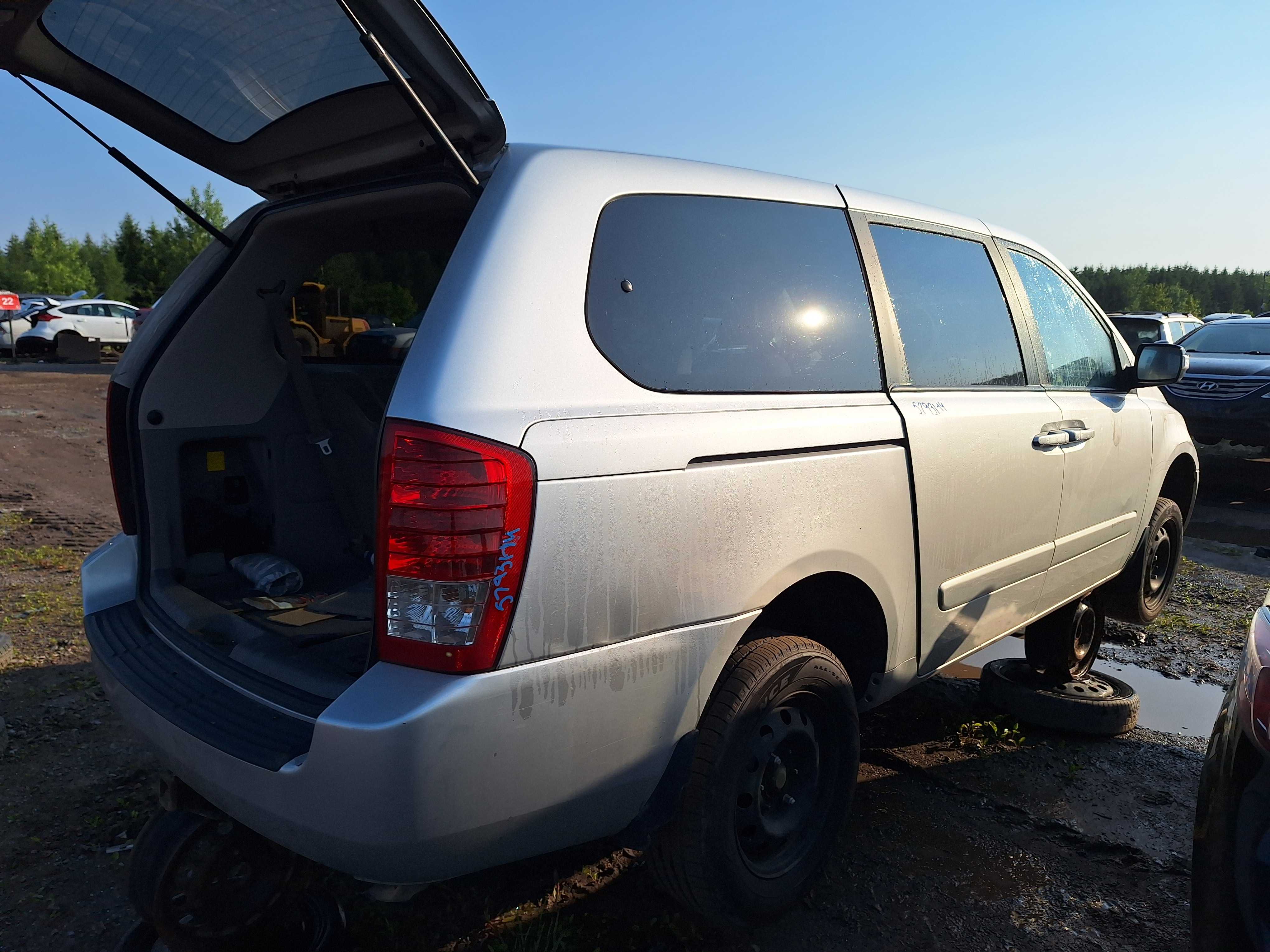 KIA SEDONA 2014