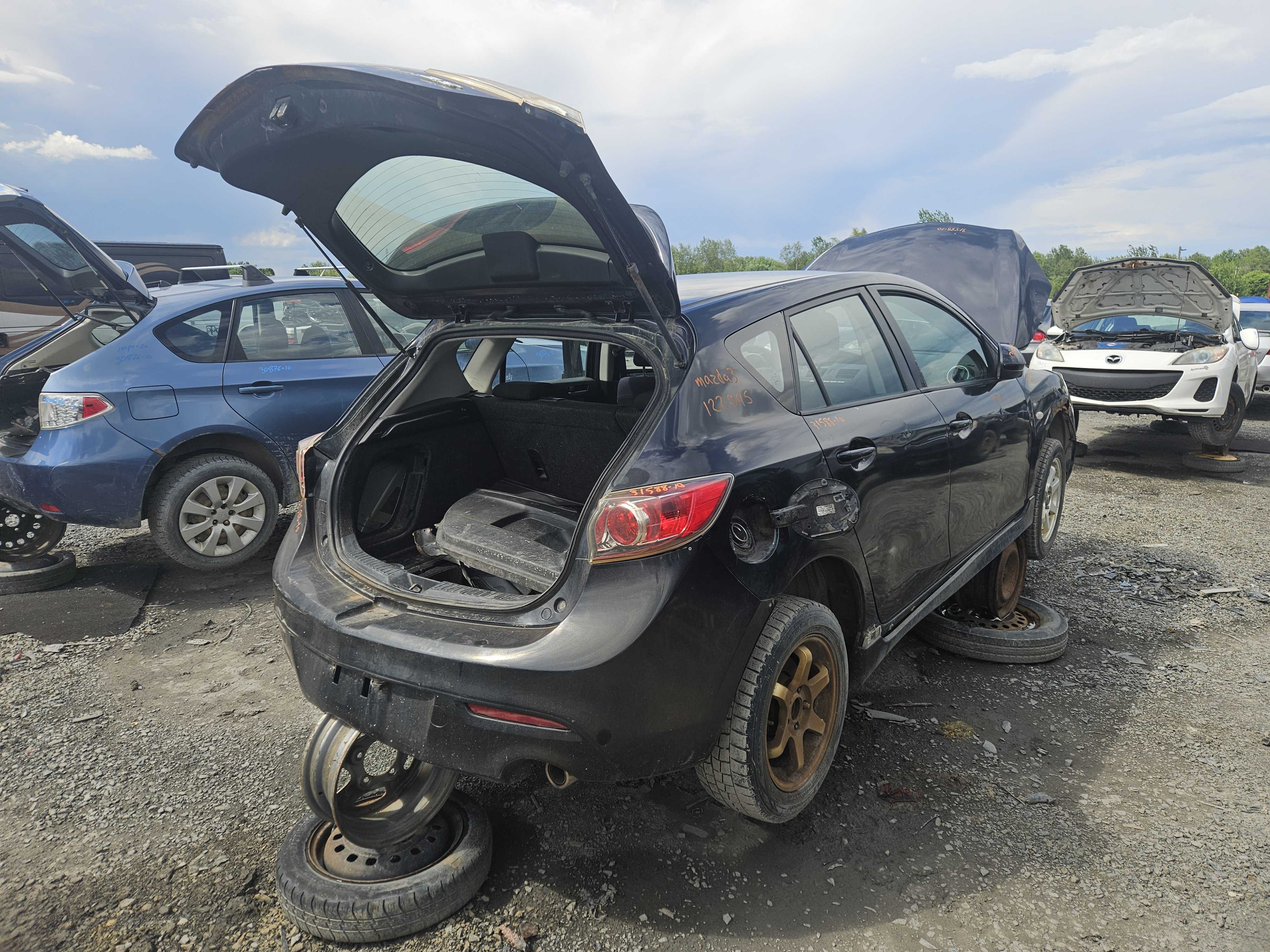 MAZDA MAZDA3 2010
