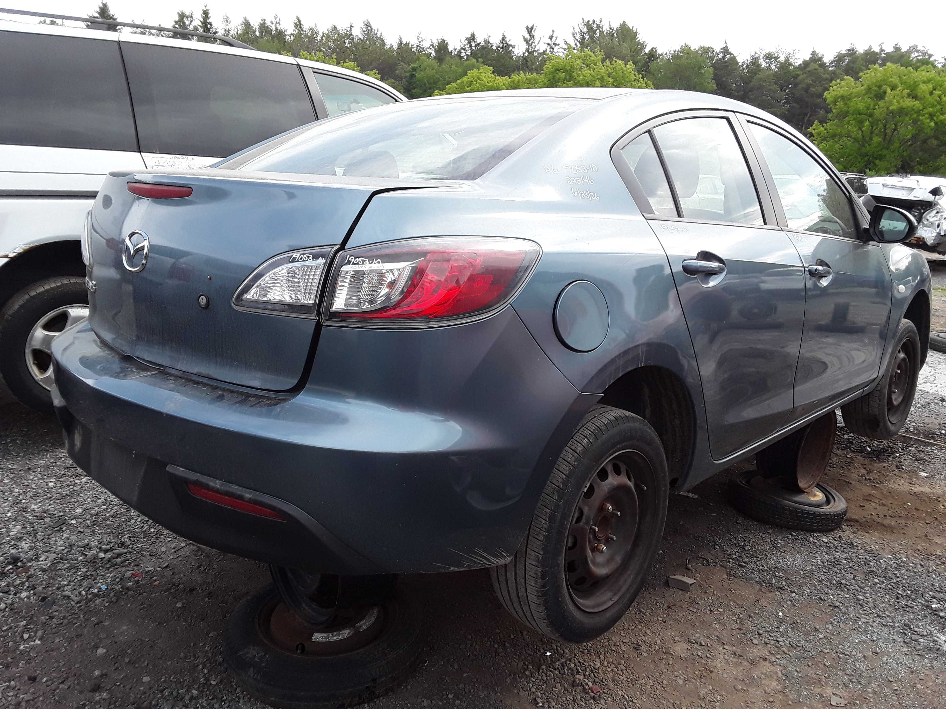 MAZDA MAZDA3 2010