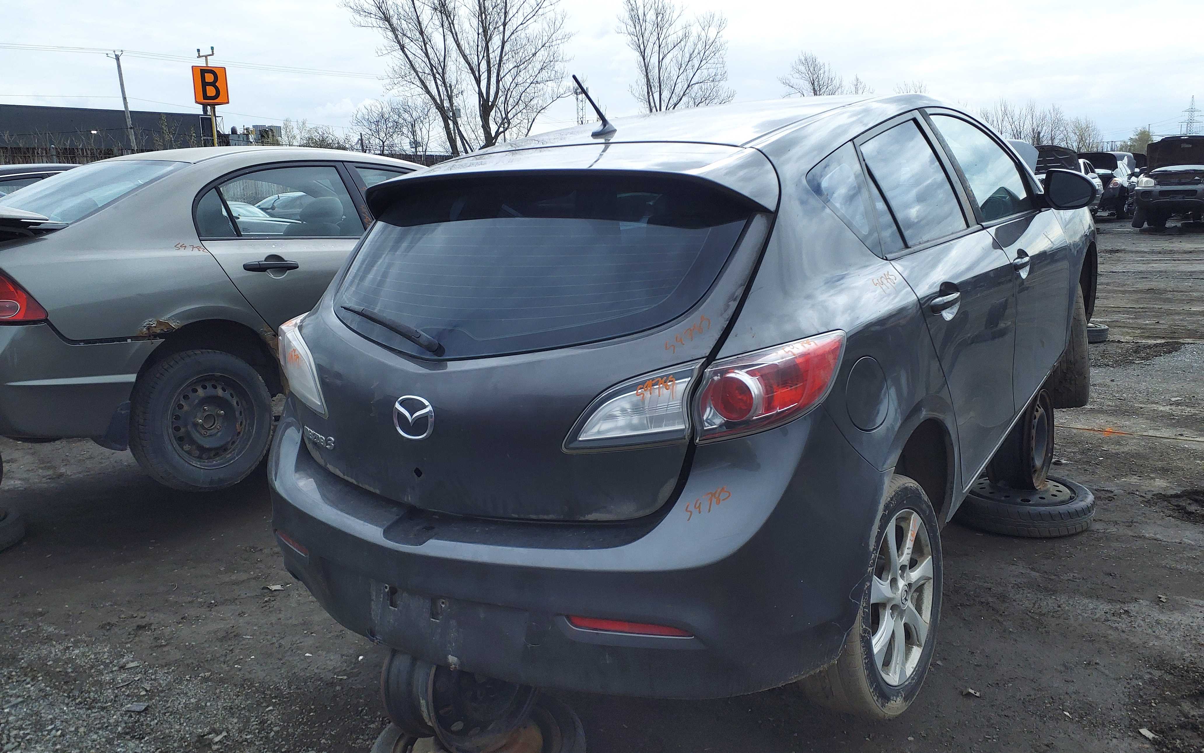 MAZDA MAZDA3 2011