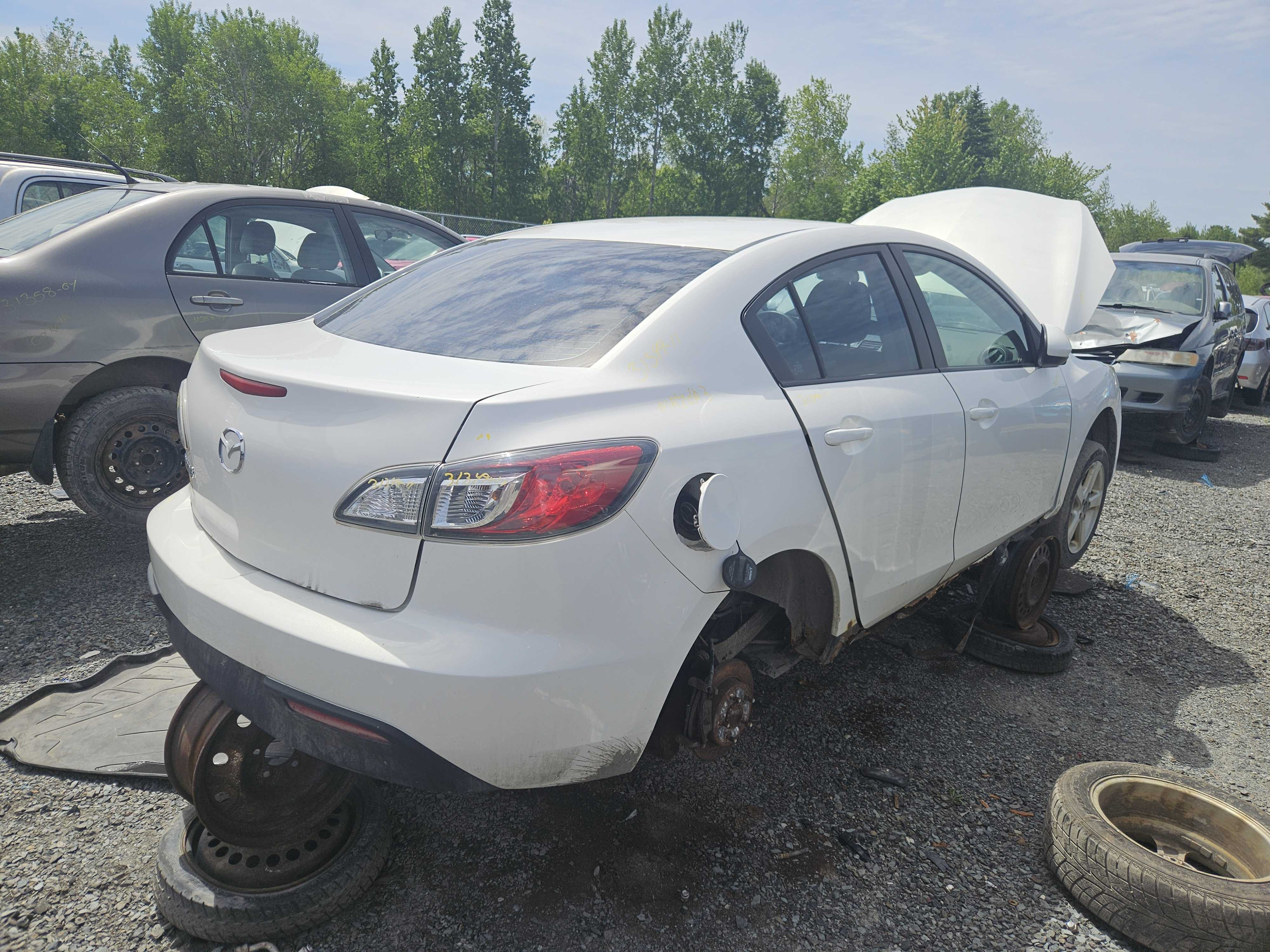 MAZDA MAZDA3 2011