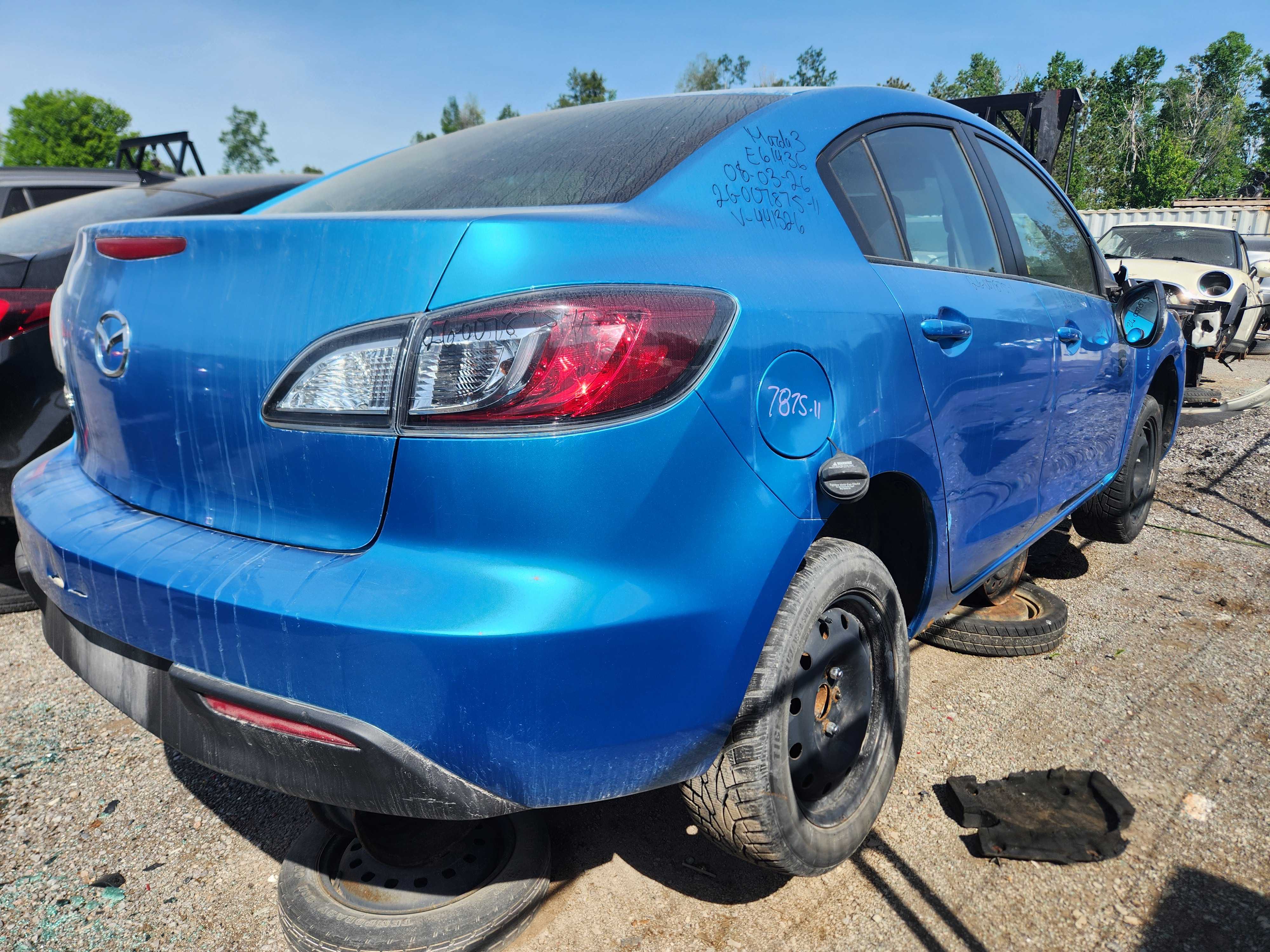 MAZDA MAZDA3 2011