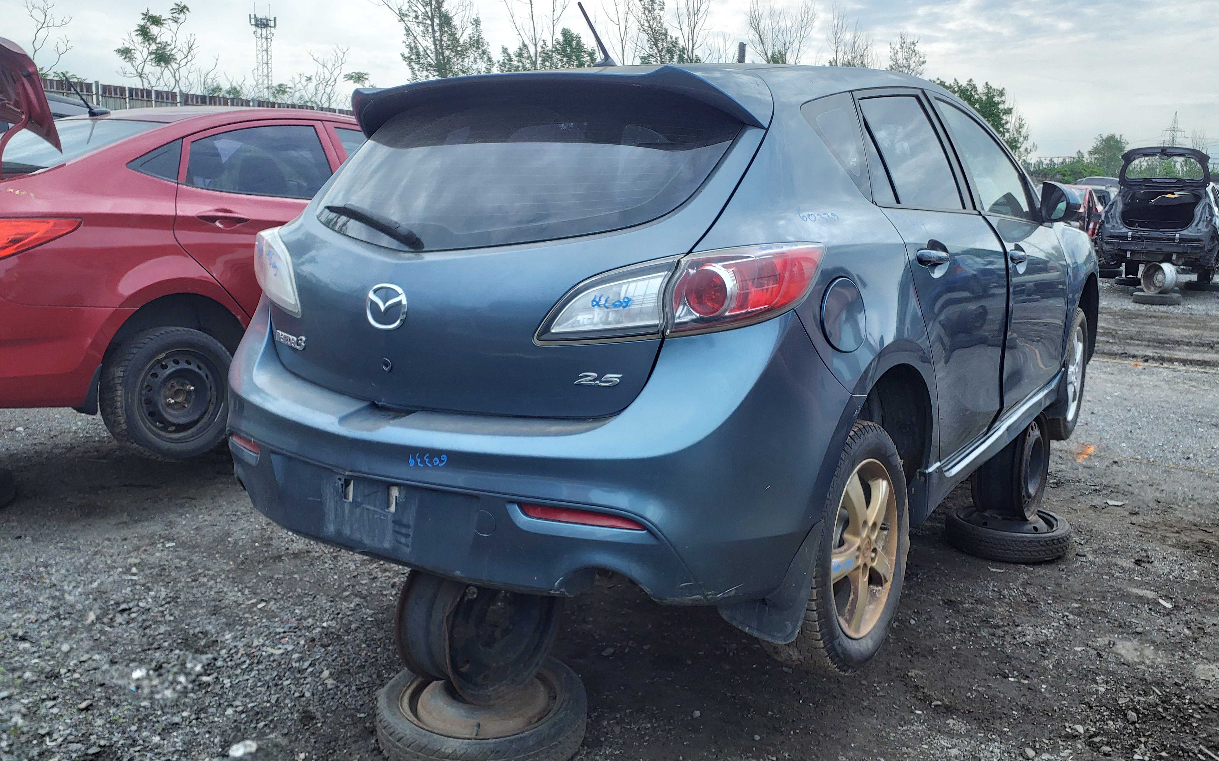 MAZDA MAZDA3 2011
