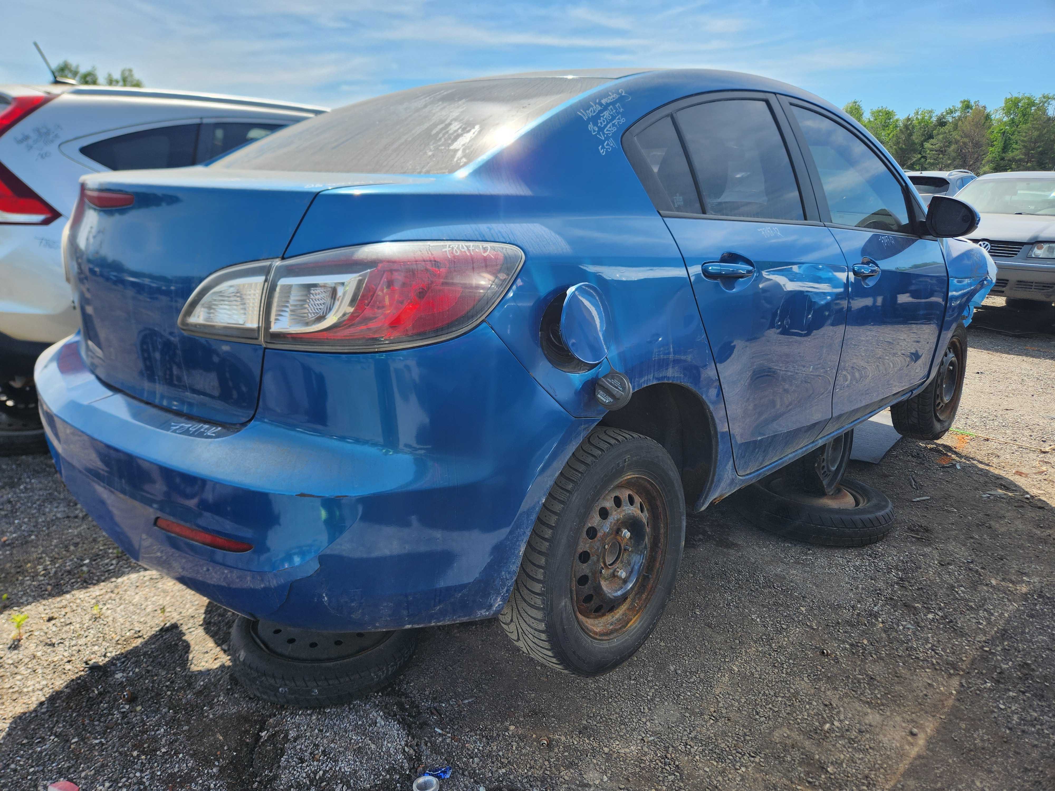MAZDA MAZDA3 2012