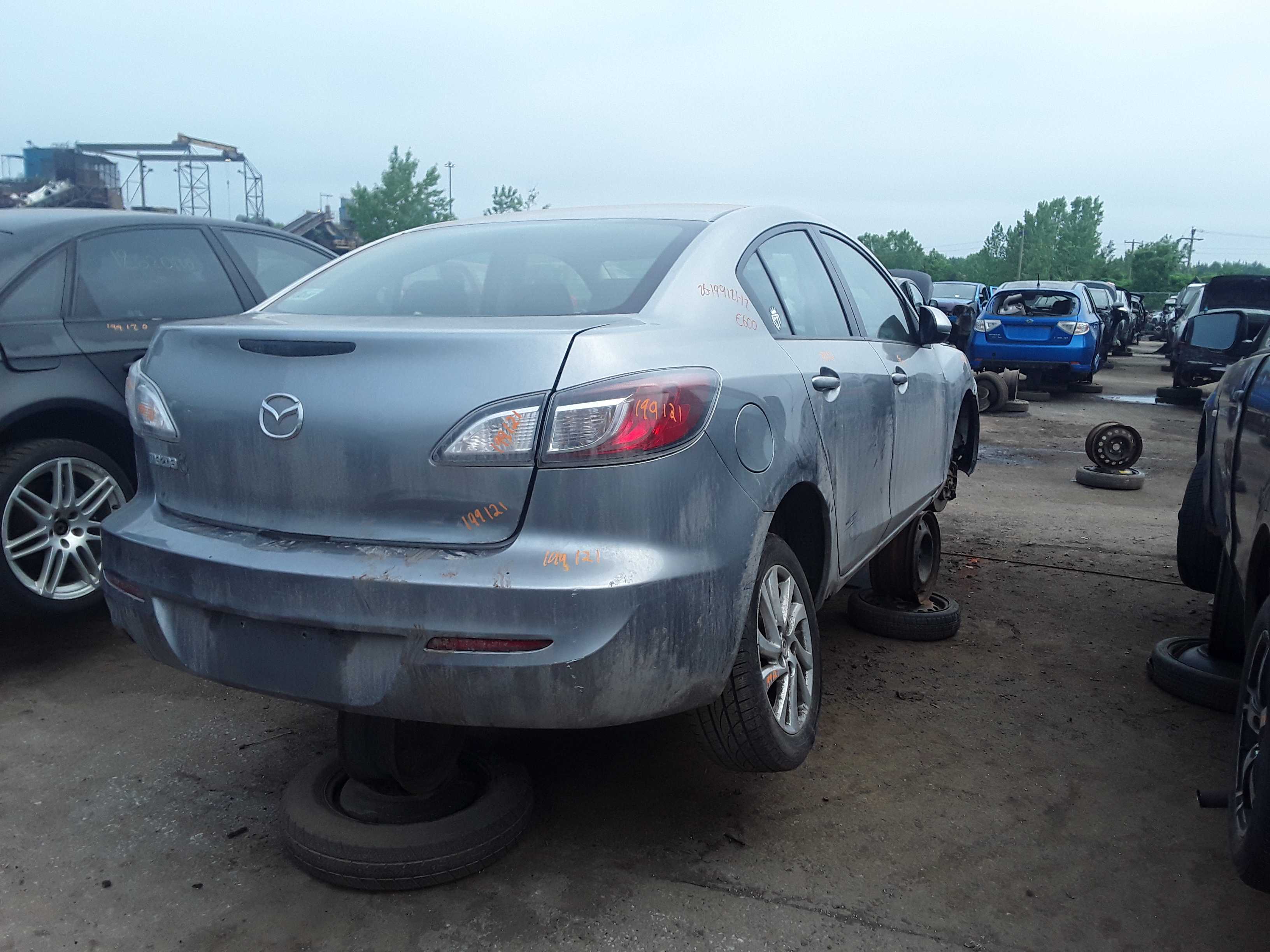 MAZDA MAZDA3 2012