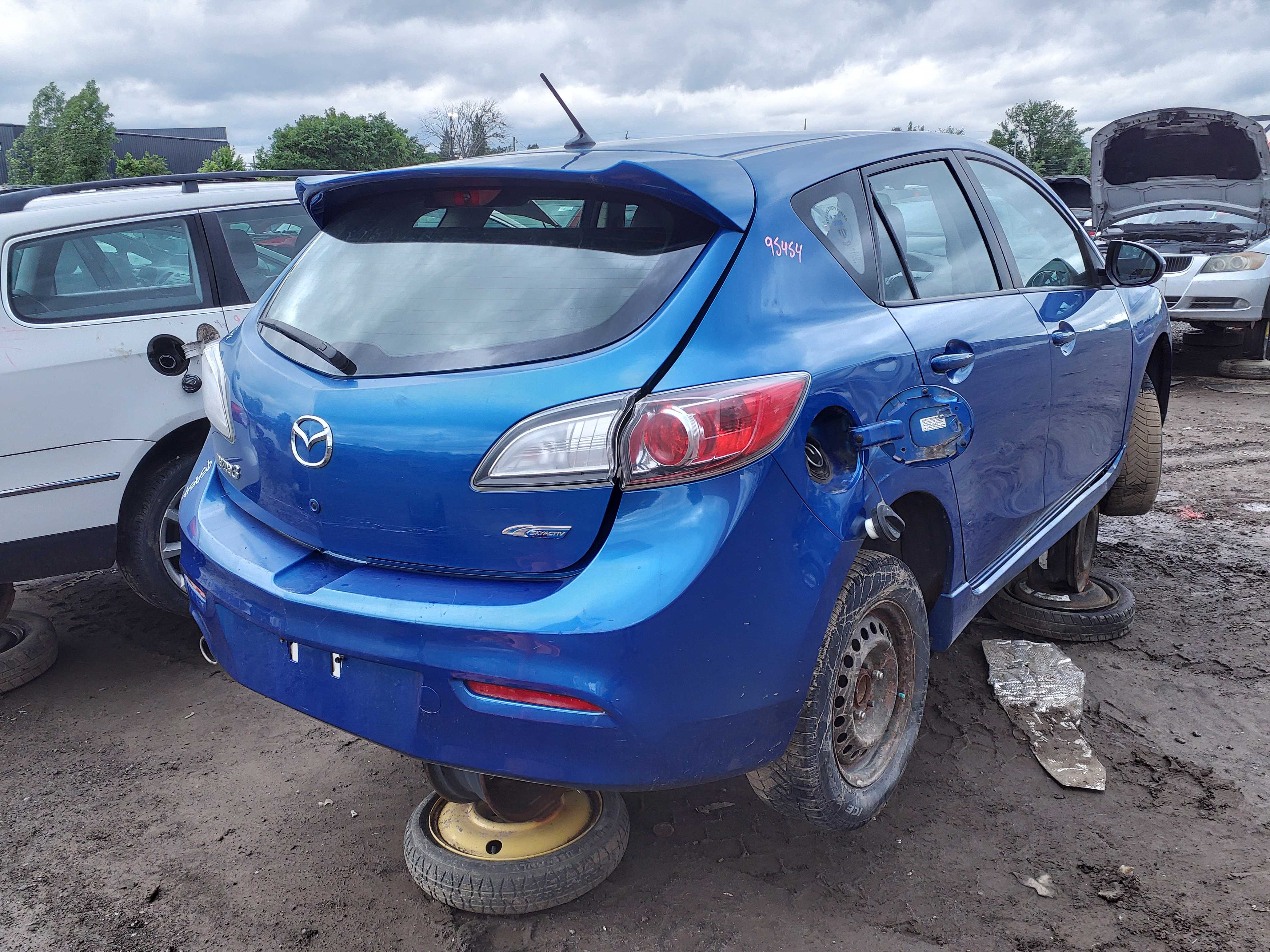 MAZDA MAZDA3 2012