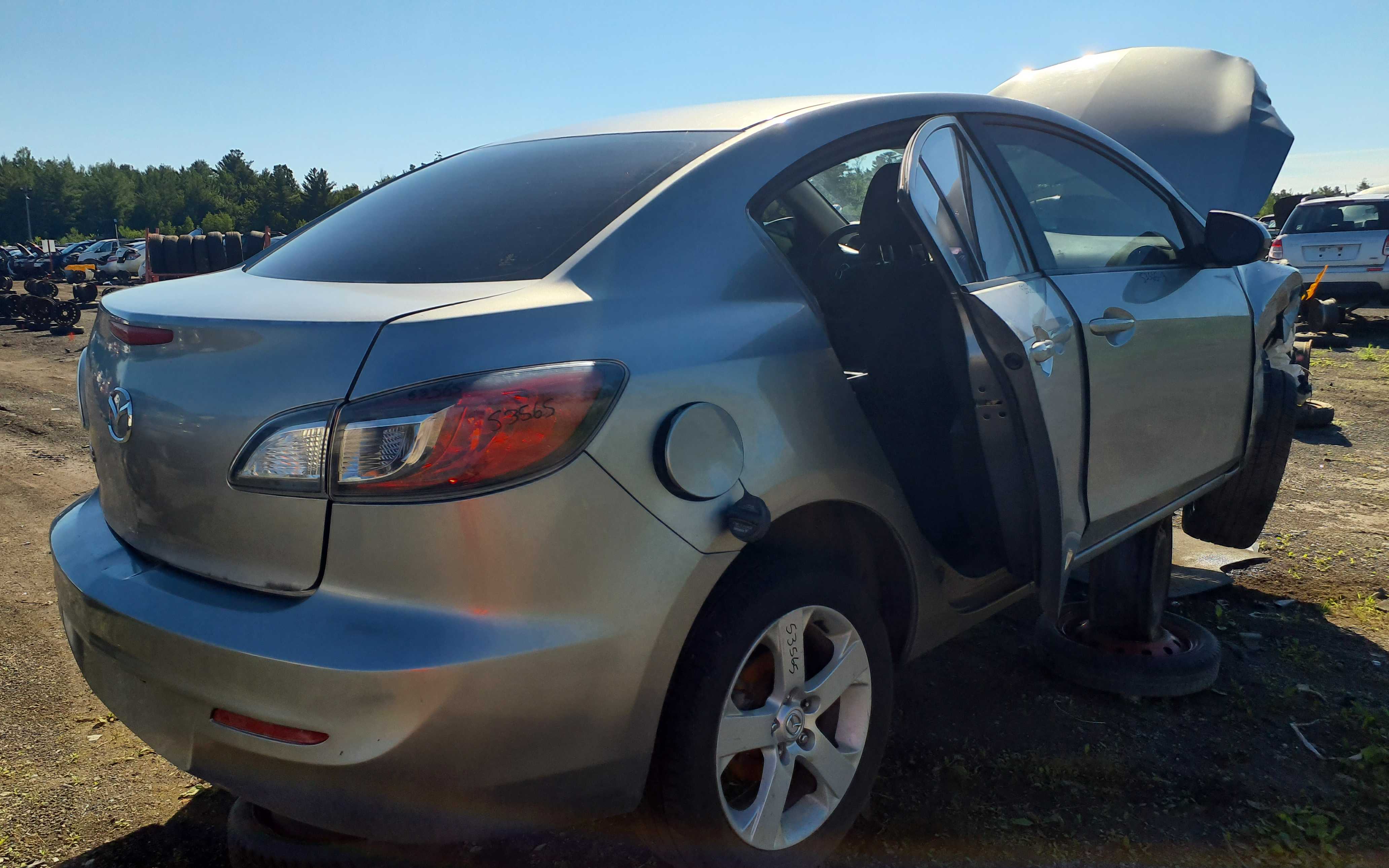 MAZDA MAZDA3 2013