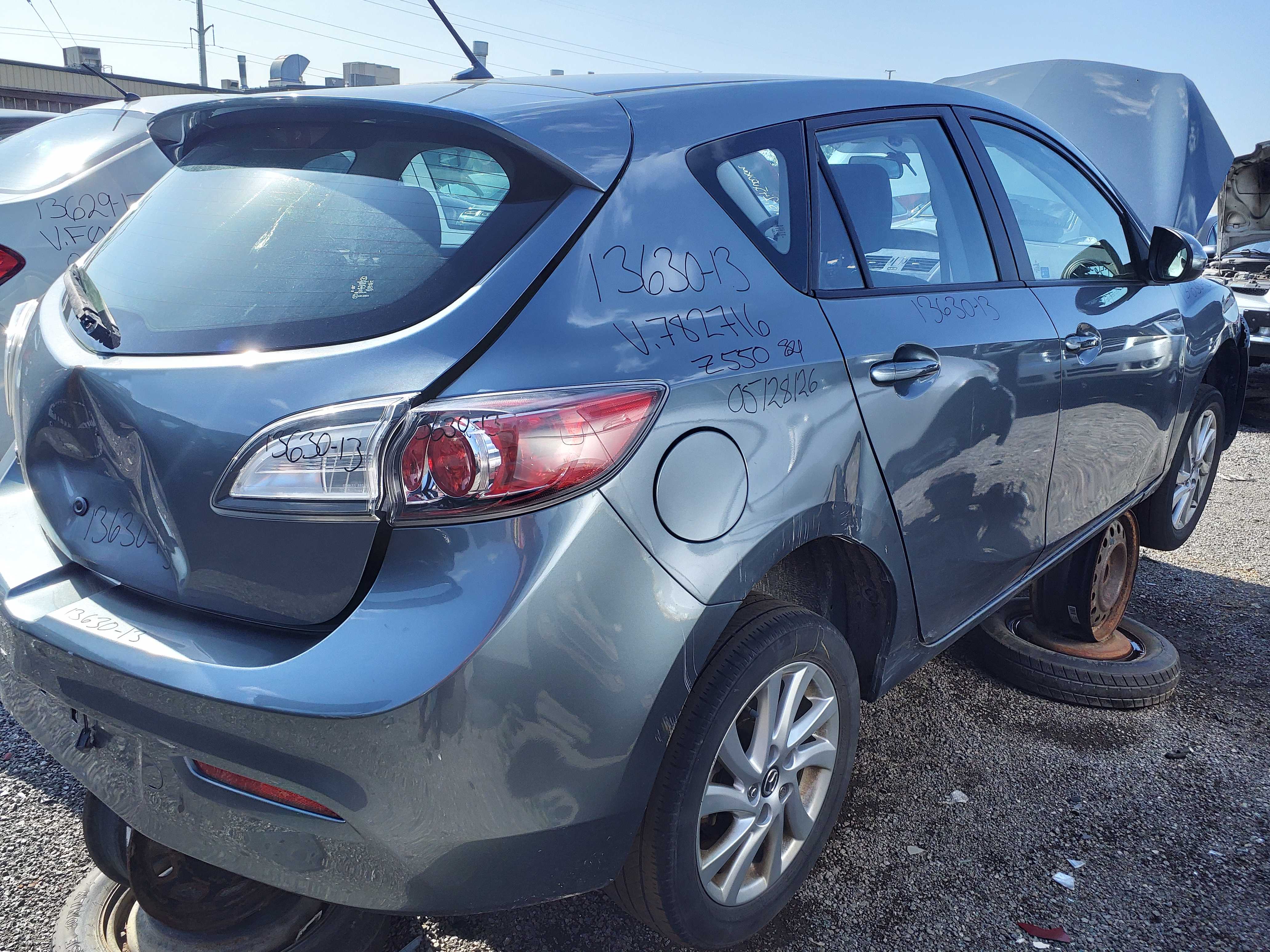 MAZDA MAZDA3 2013