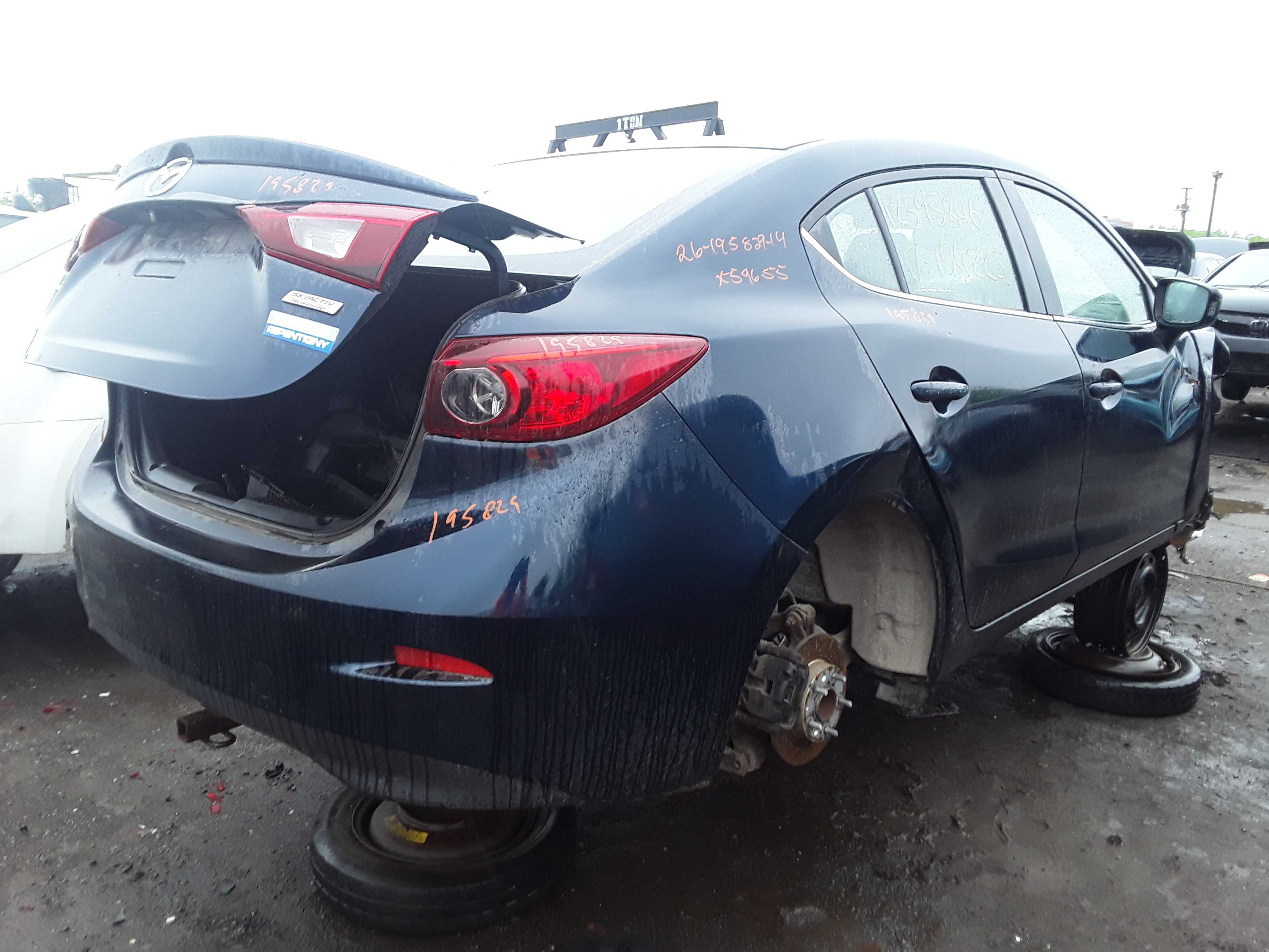 MAZDA MAZDA3 2014