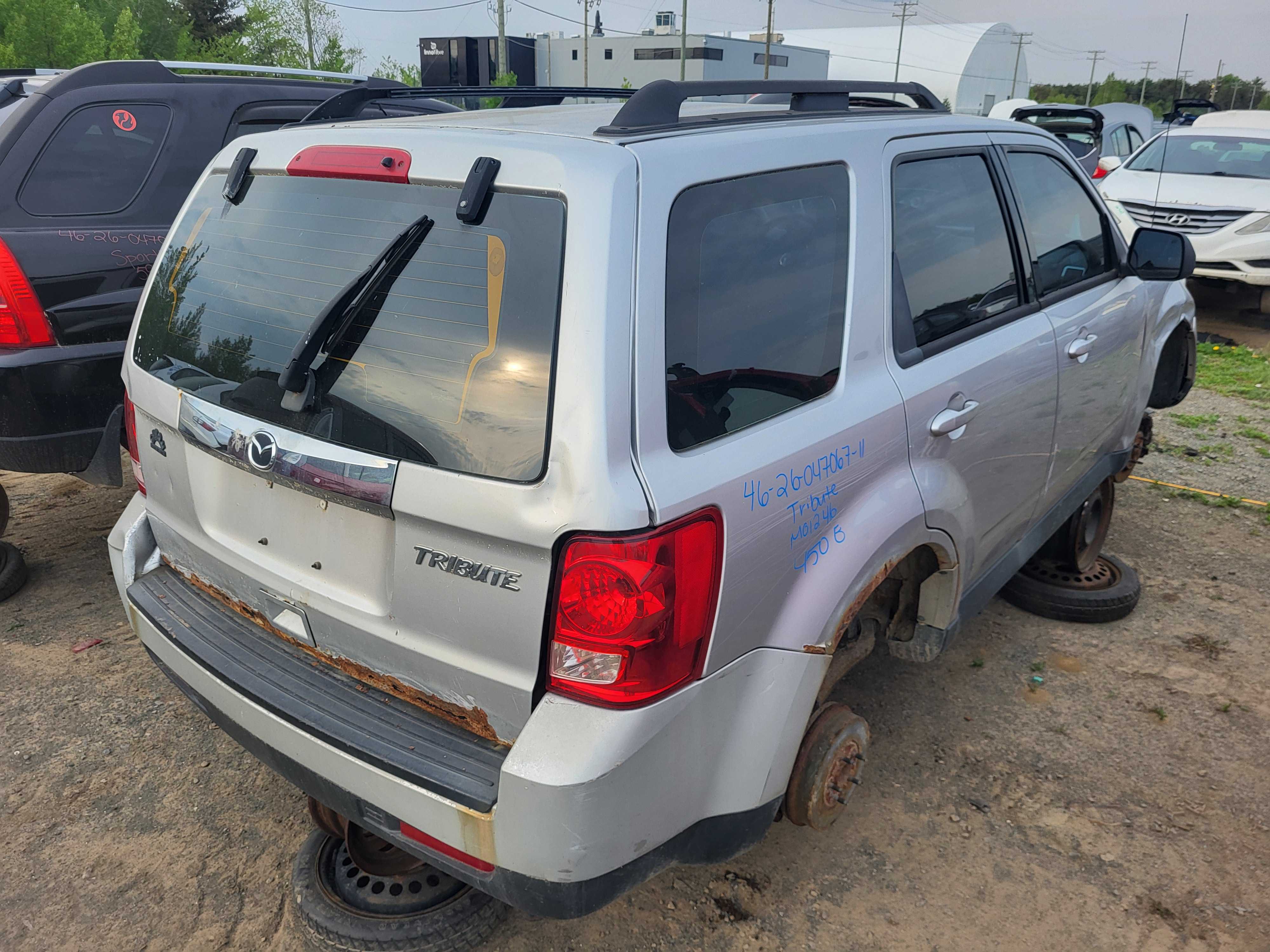MAZDA TRIBUTE 2011