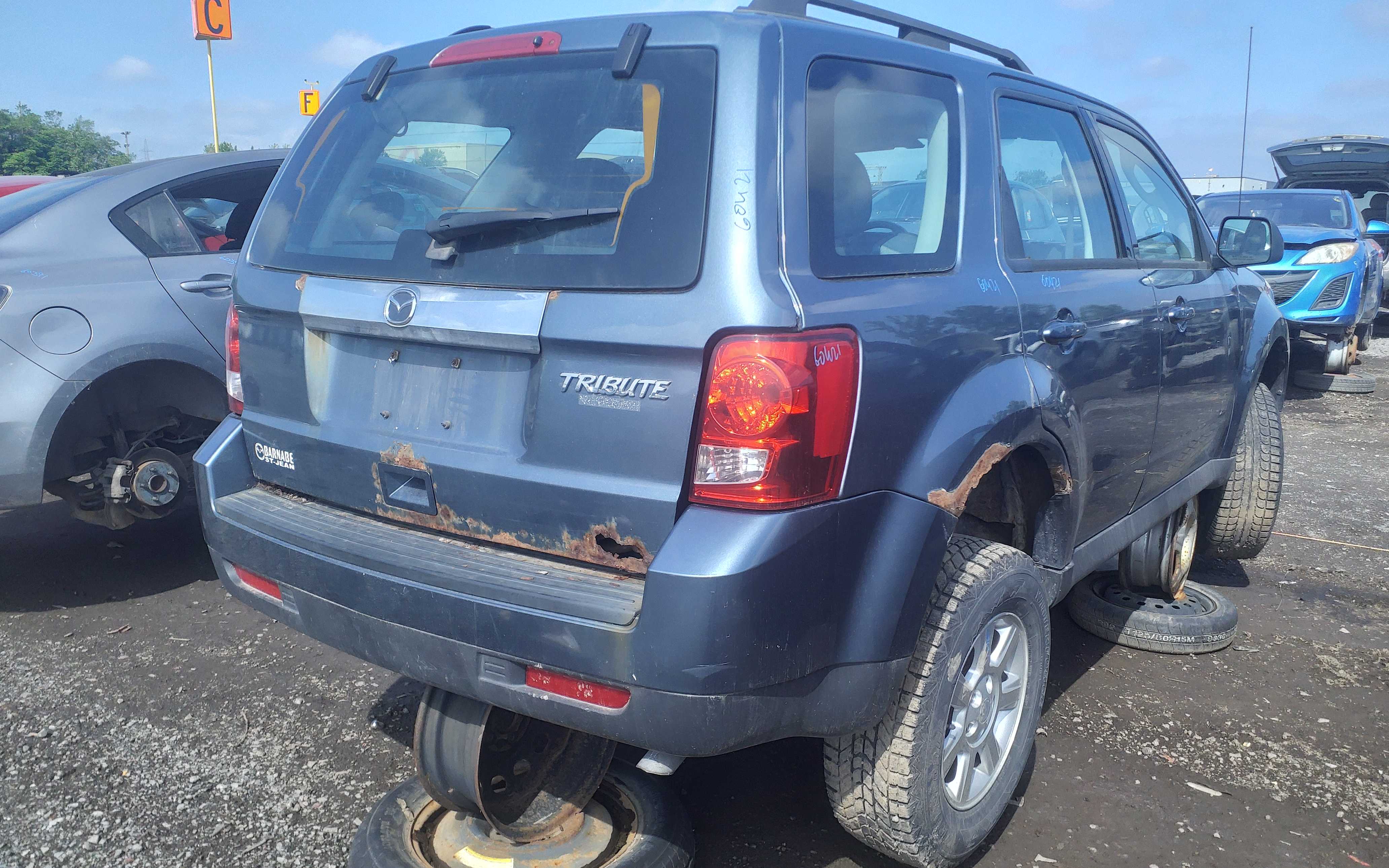 MAZDA TRIBUTE 2011