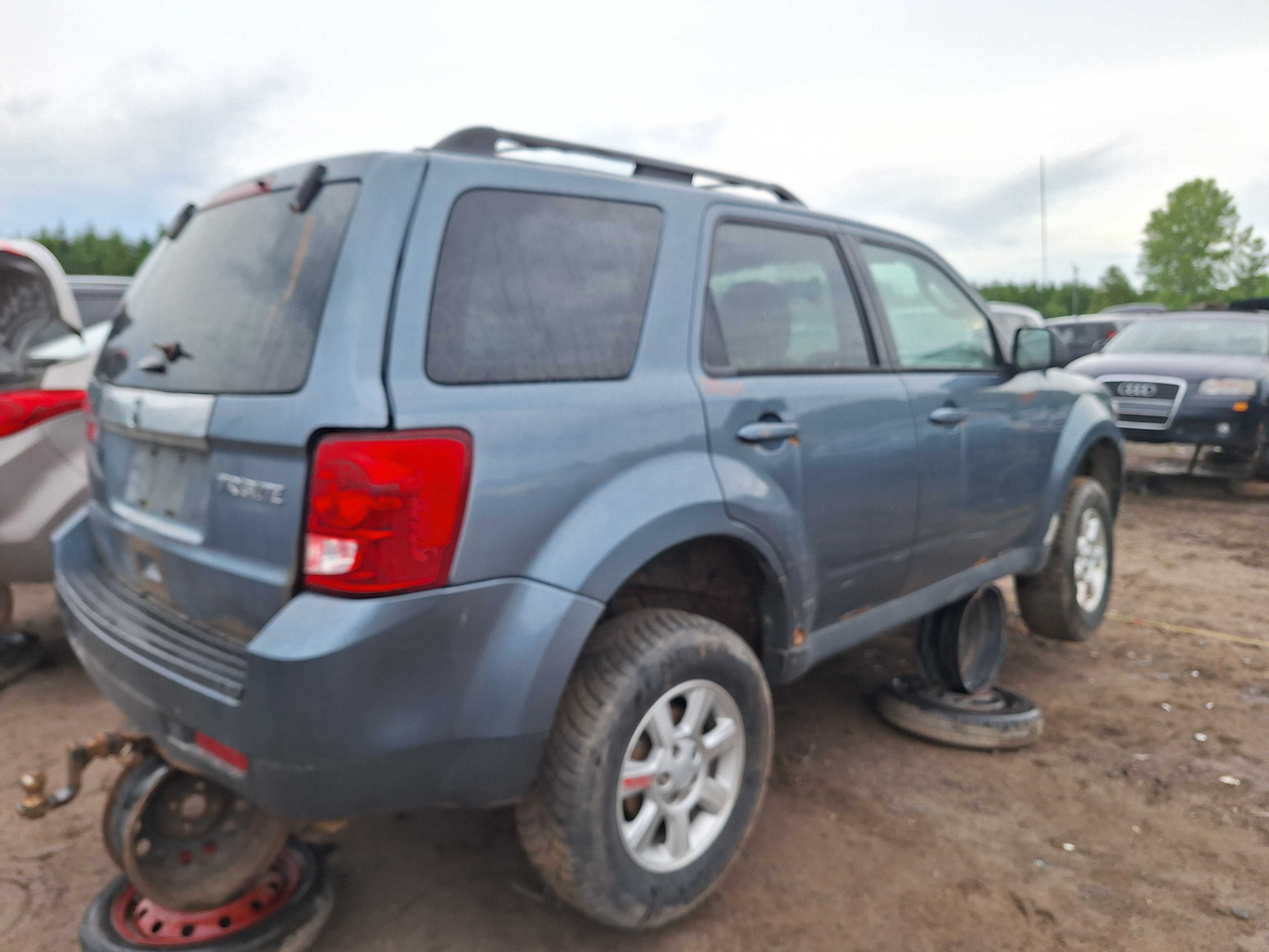 MAZDA TRIBUTE 2011