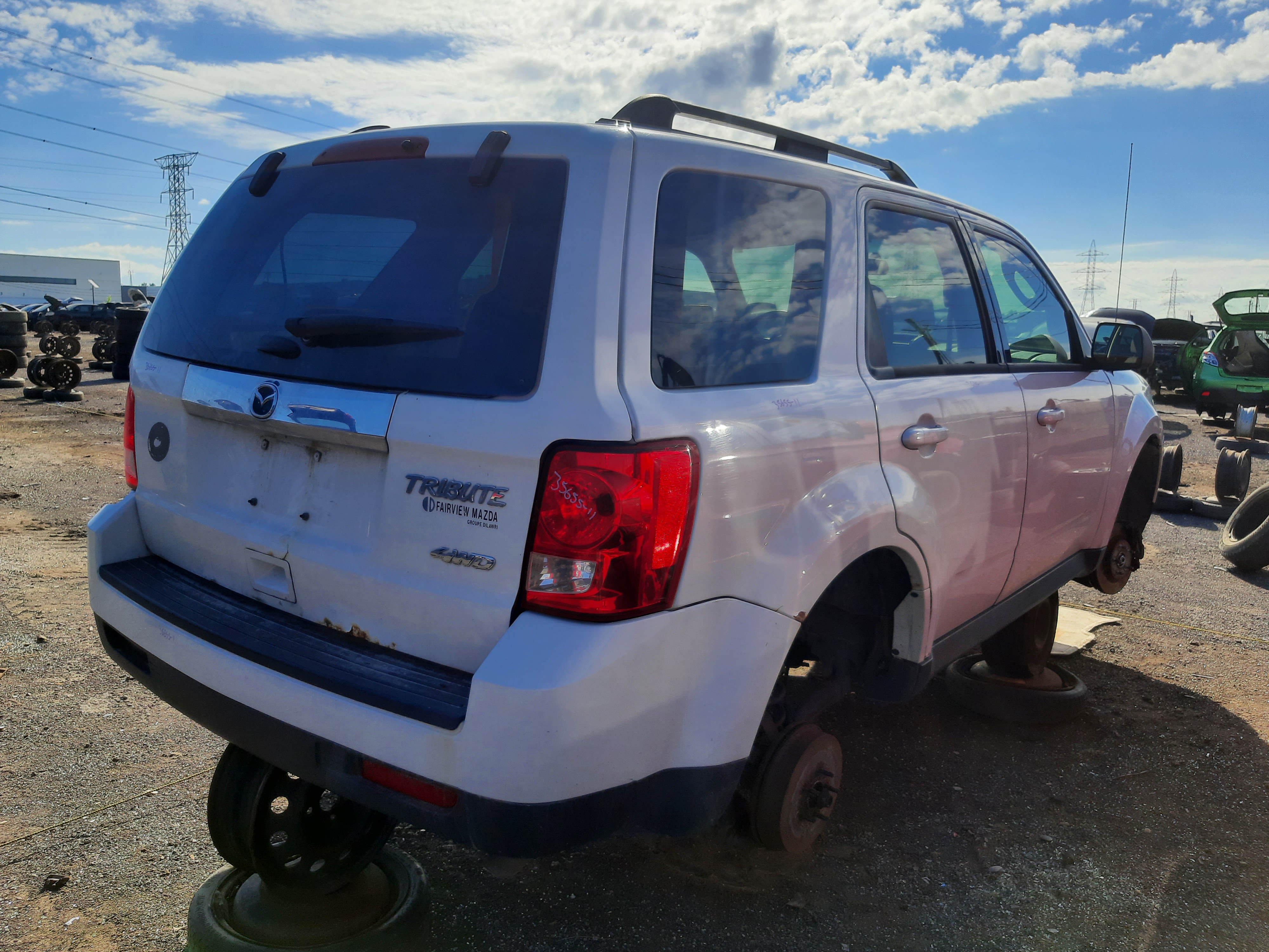 MAZDA TRIBUTE 2011