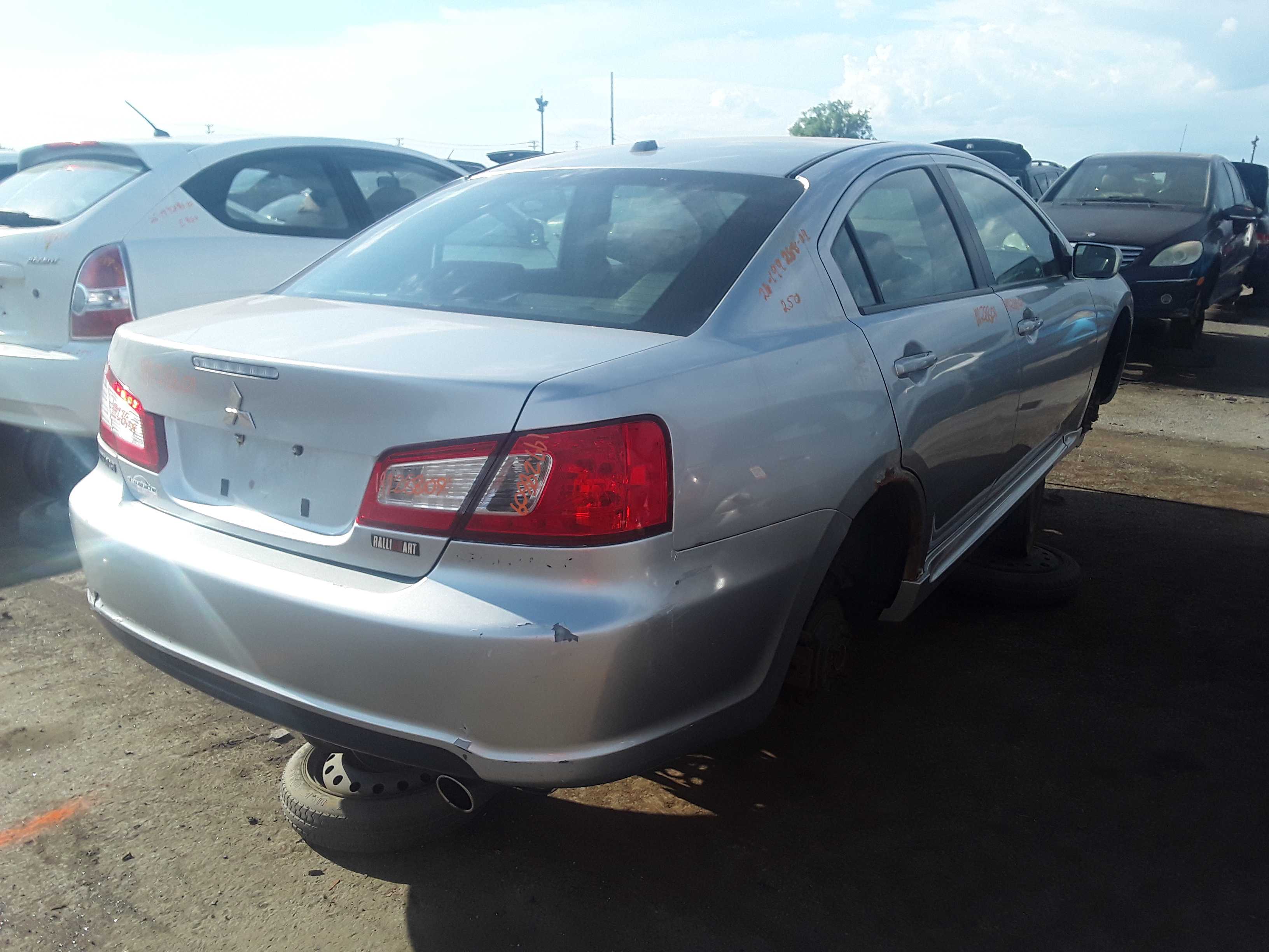 MITSUBISHI GALANT 2009