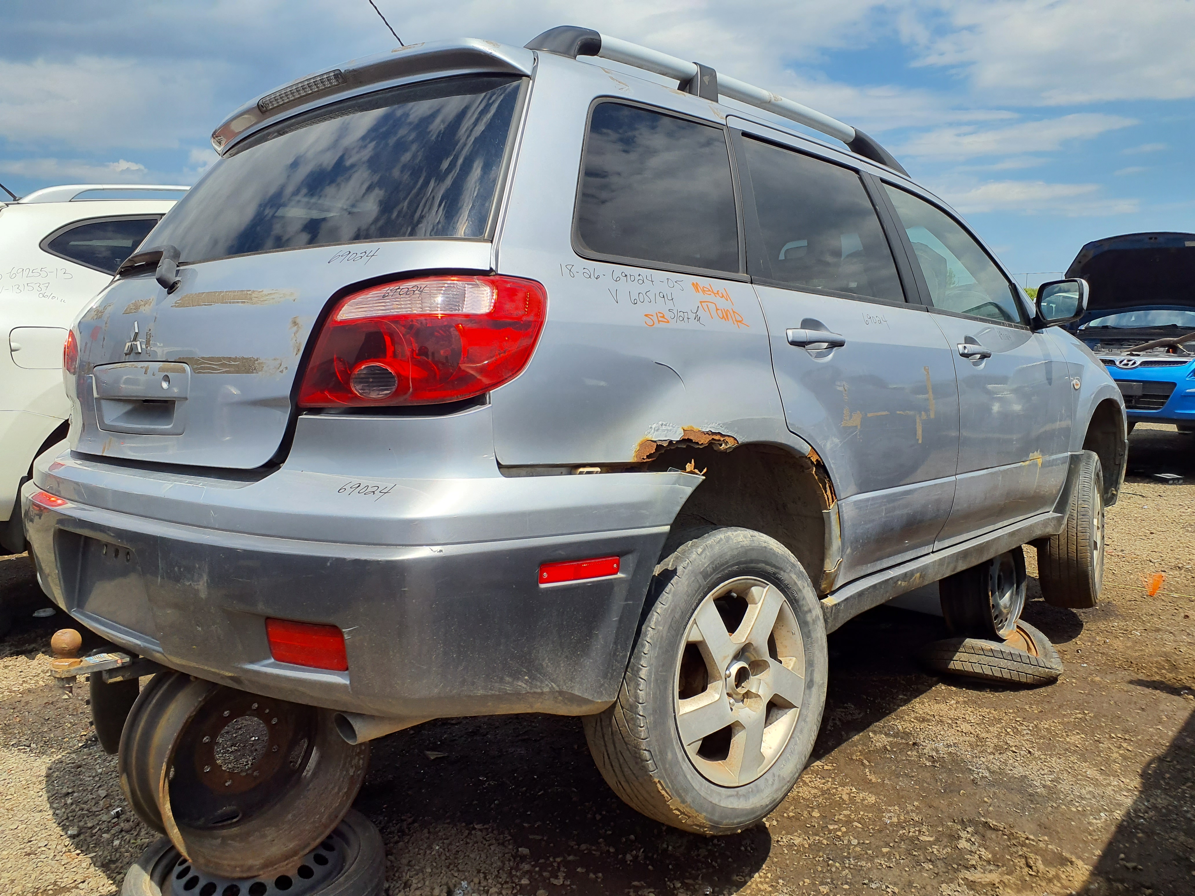 MITSUBISHI OUTLANDER 2005