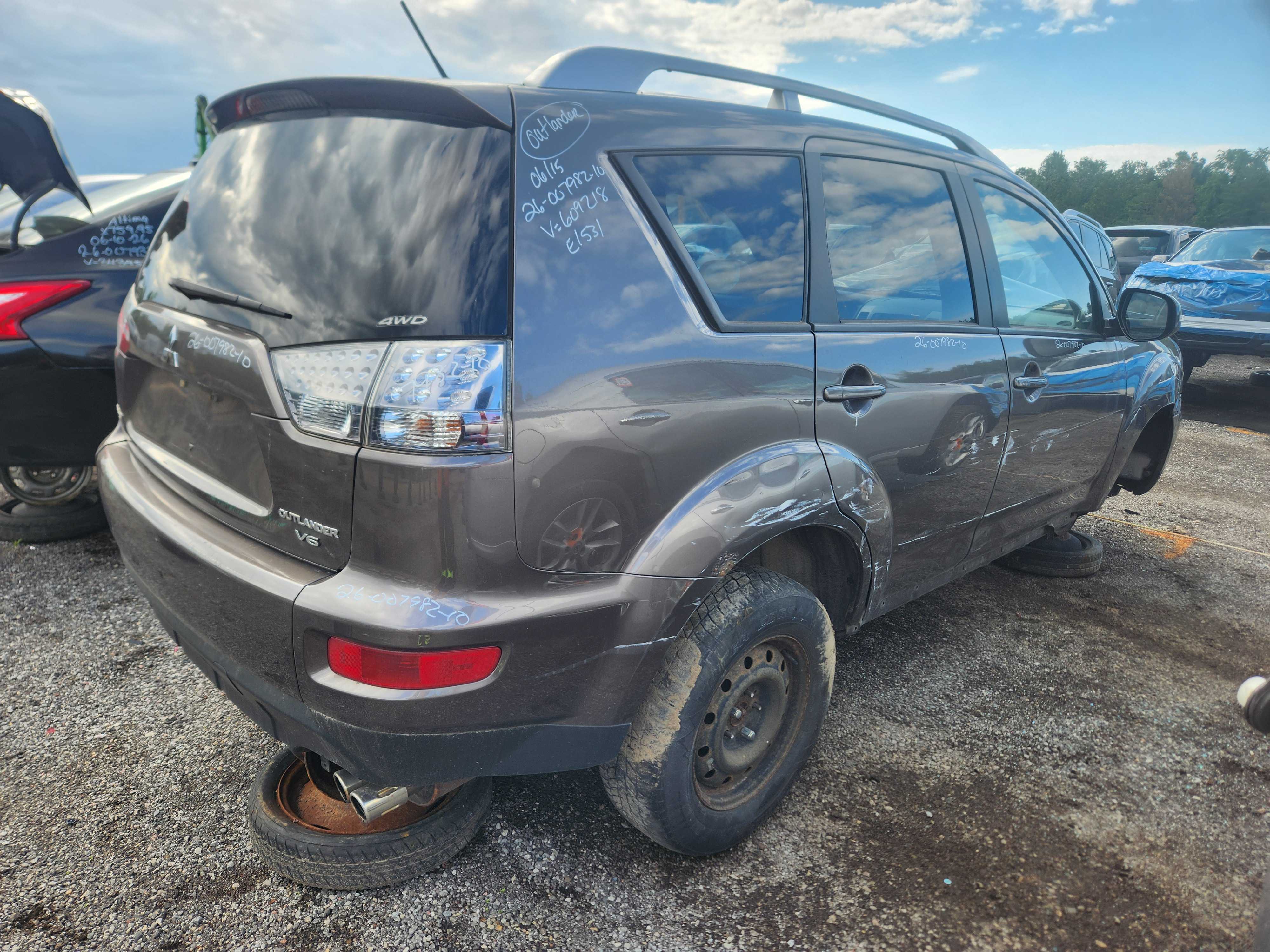 MITSUBISHI OUTLANDER 2010
