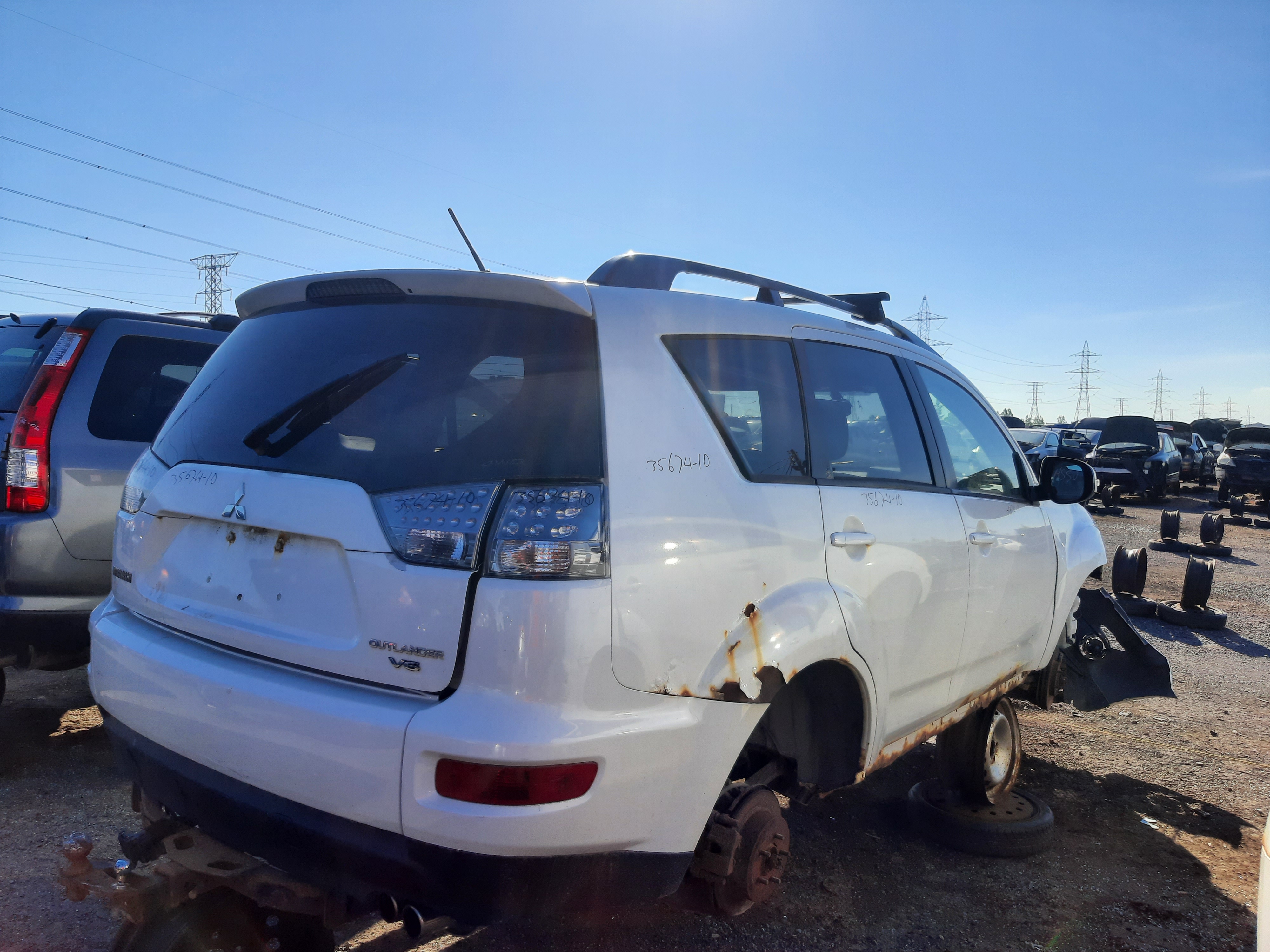 MITSUBISHI OUTLANDER 2010