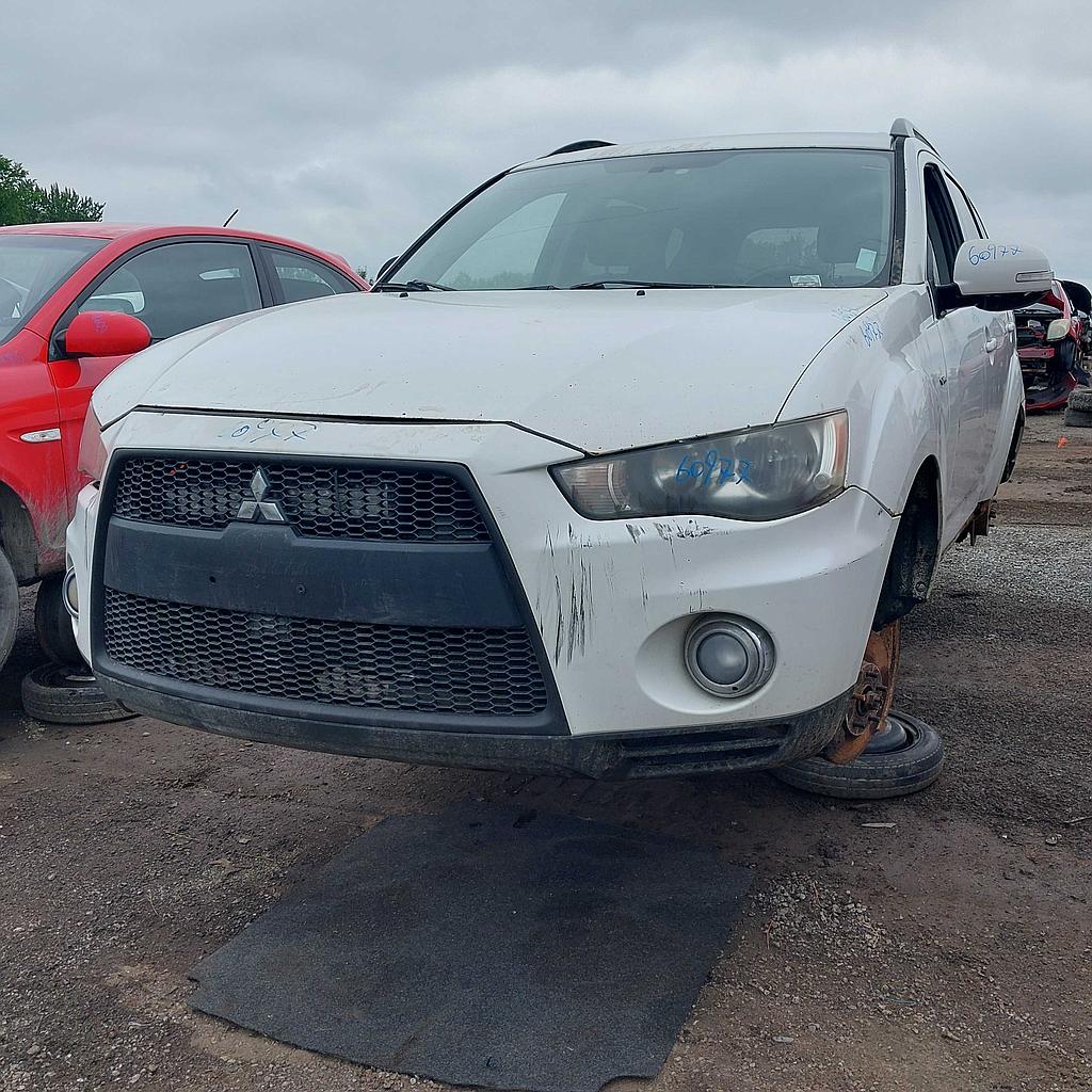MITSUBISHI OUTLANDER 2011