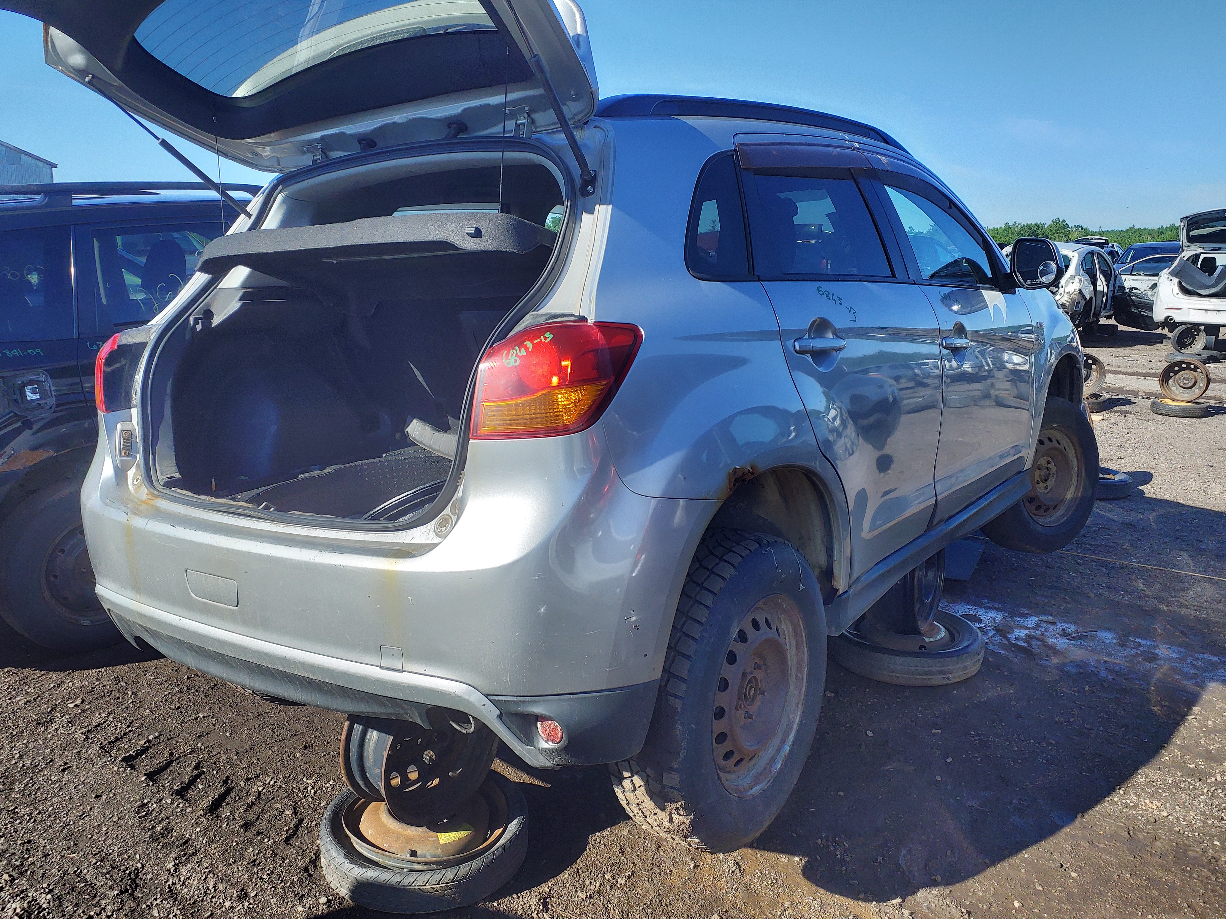 MITSUBISHI RVR 2013